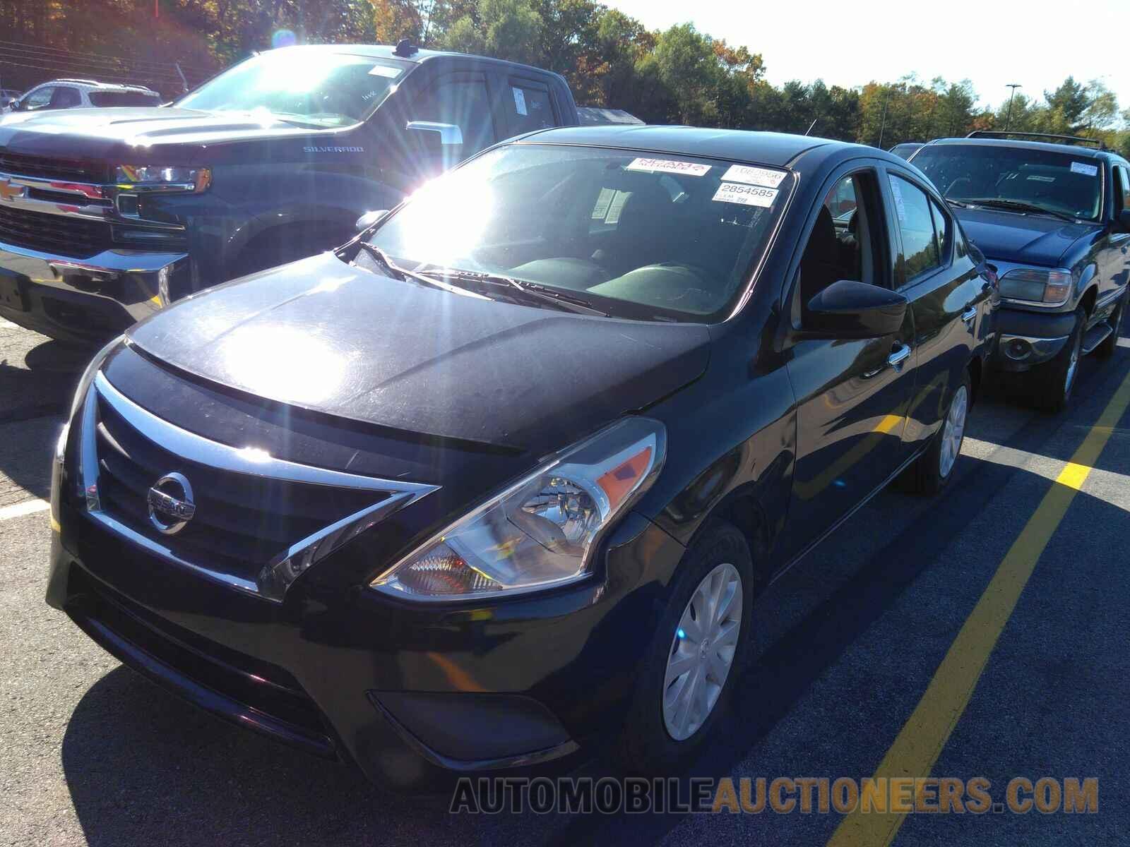 3N1CN7AP1JL847510 Nissan Versa Sedan 2018