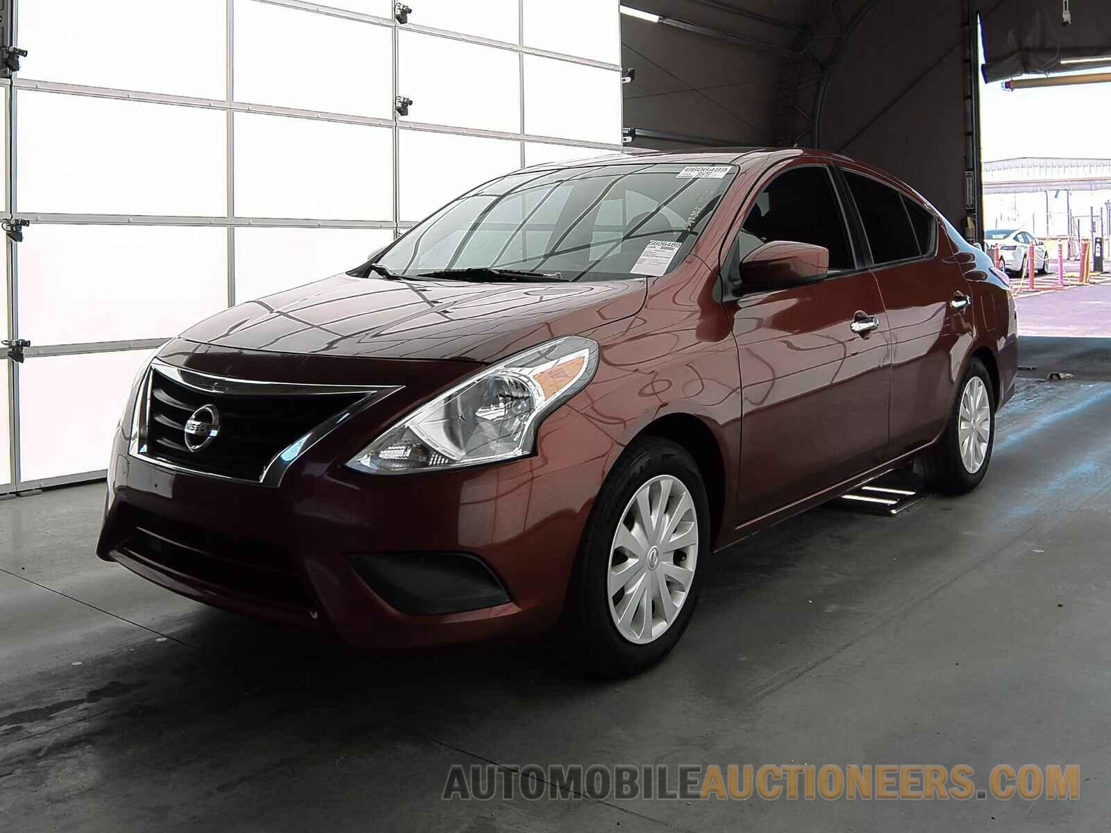 3N1CN7AP1KL810040 Nissan Versa Sedan 2019