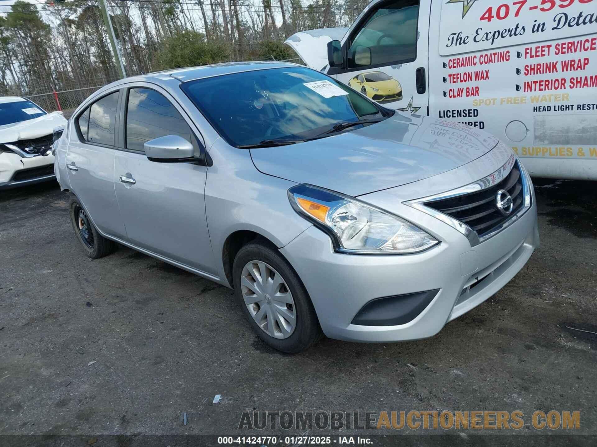 3N1CN7AP1KL813942 NISSAN VERSA 2019