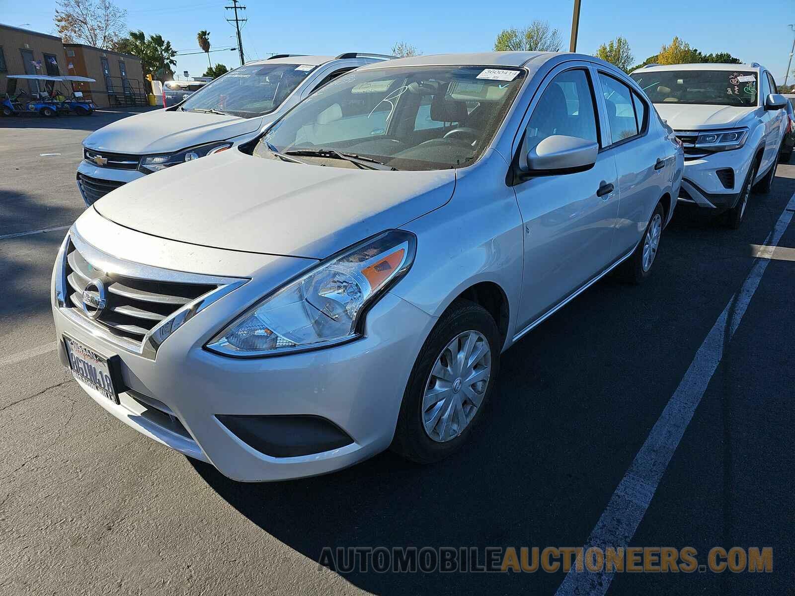 3N1CN7AP1KL814377 Nissan Versa Sedan 2019