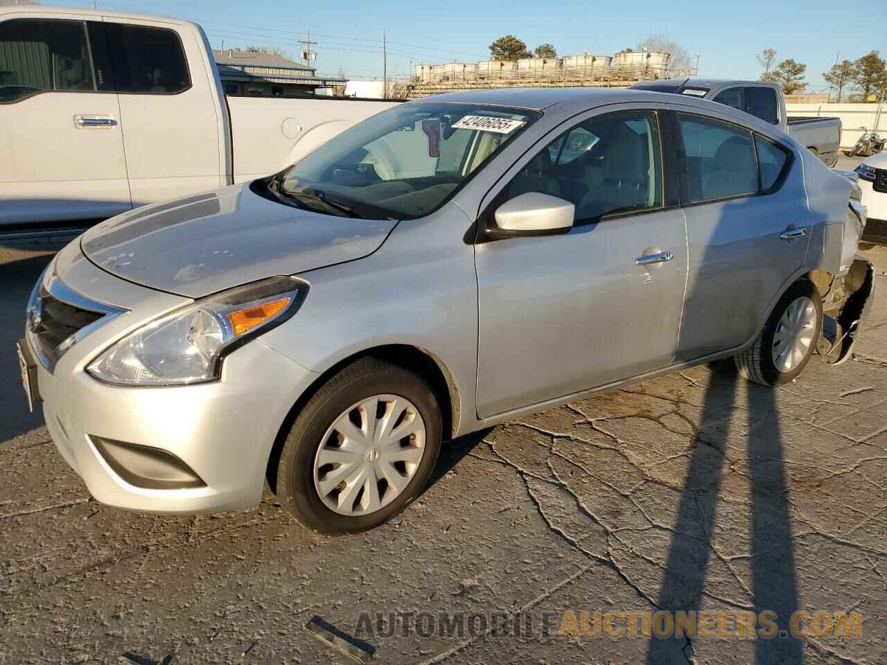 3N1CN7AP1KL814959 NISSAN VERSA 2019