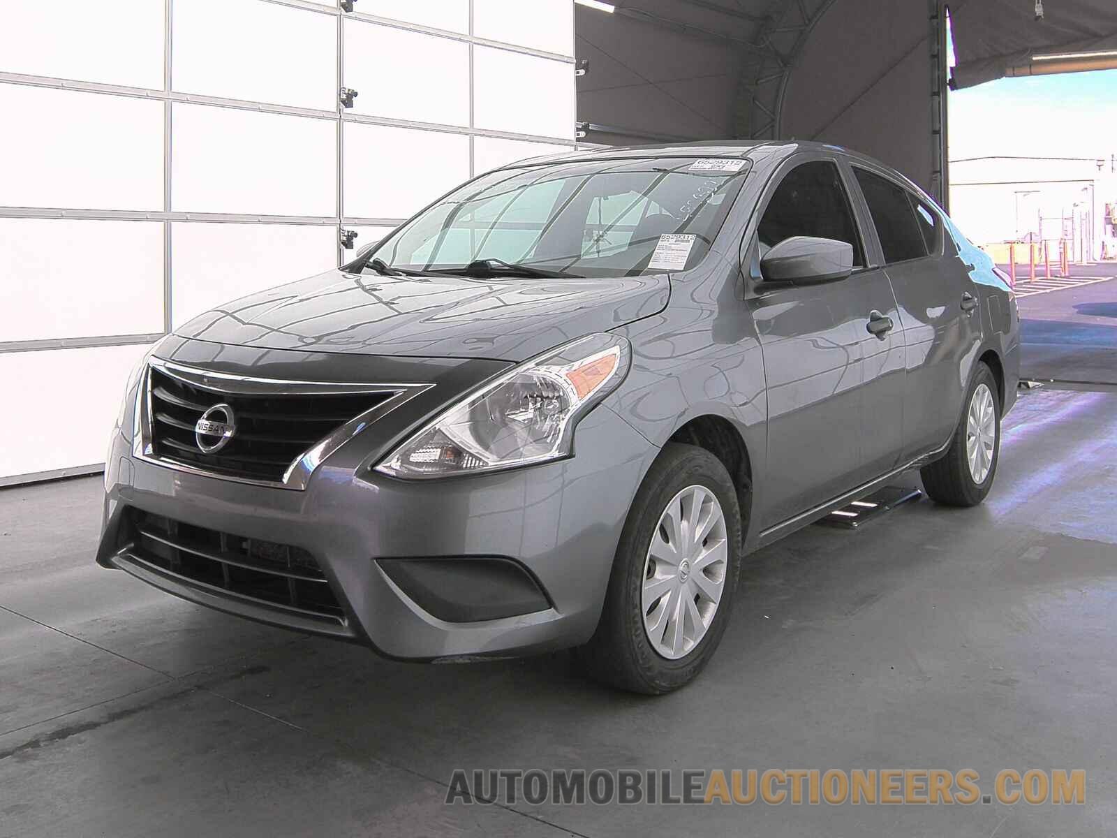 3N1CN7AP1KL826027 Nissan Versa Sedan 2019