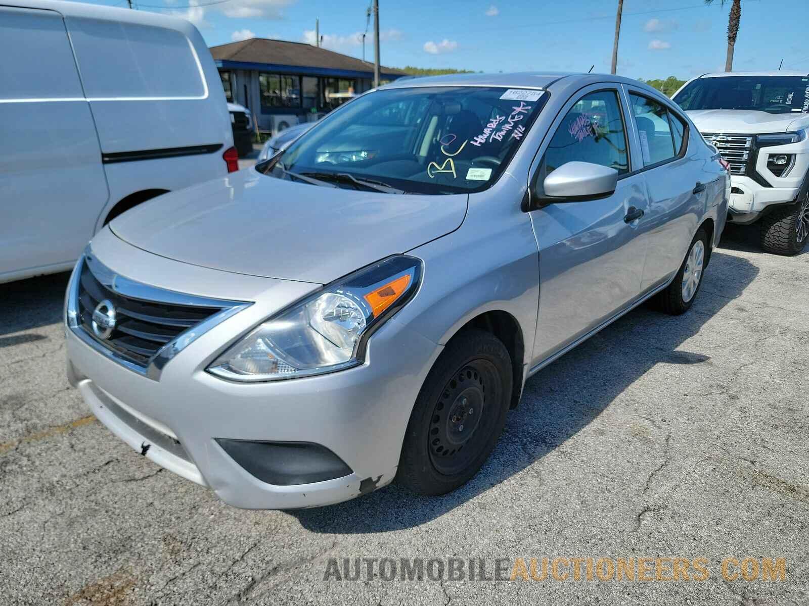 3N1CN7AP1KL827274 Nissan Versa Sedan 2019