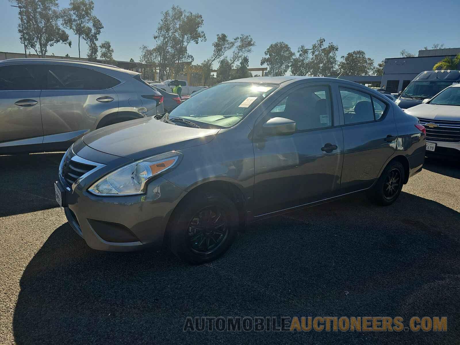 3N1CN7AP1KL832829 Nissan Versa Sedan 2019