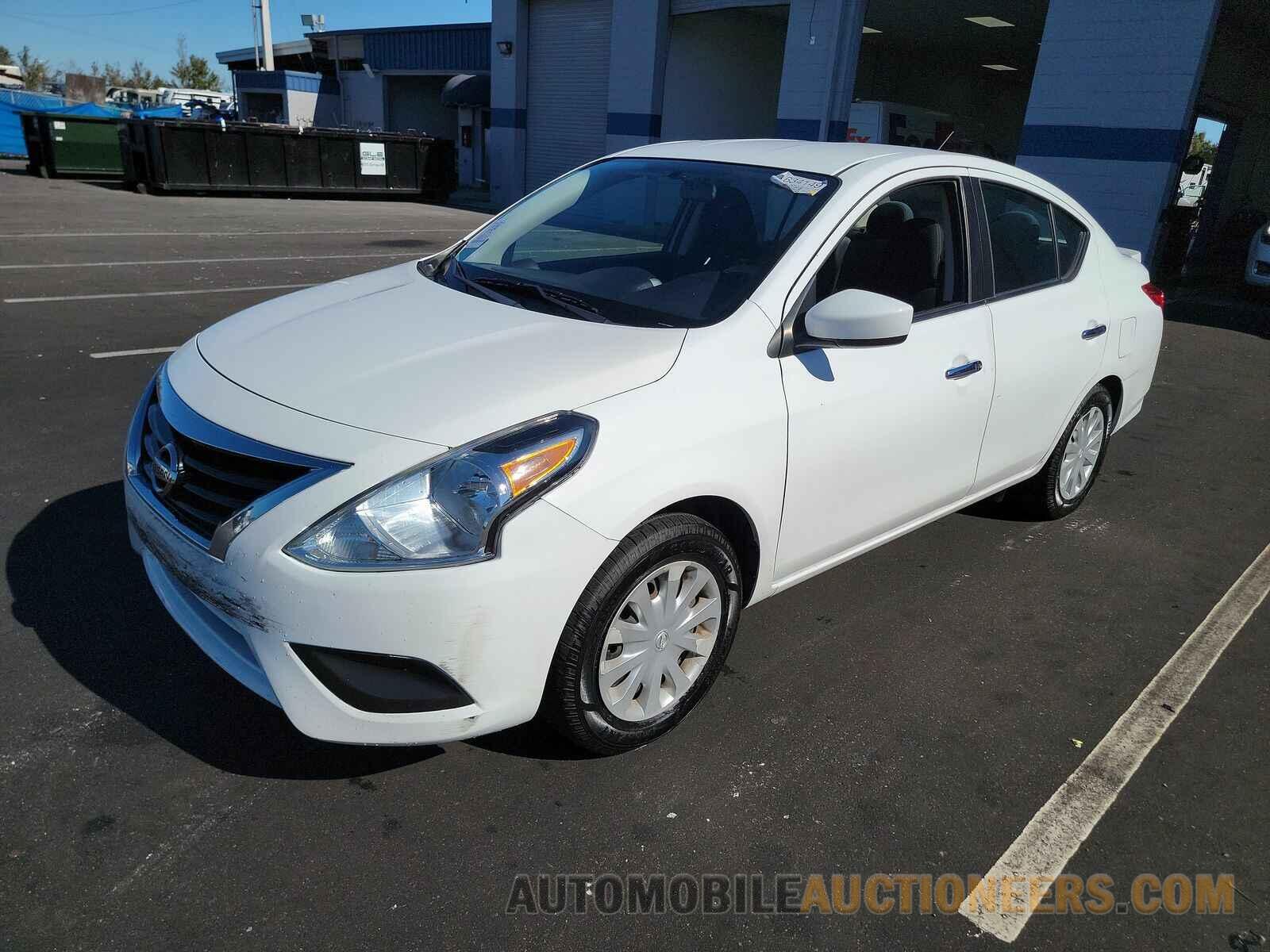 3N1CN7AP1KL838601 Nissan Versa Sedan 2019