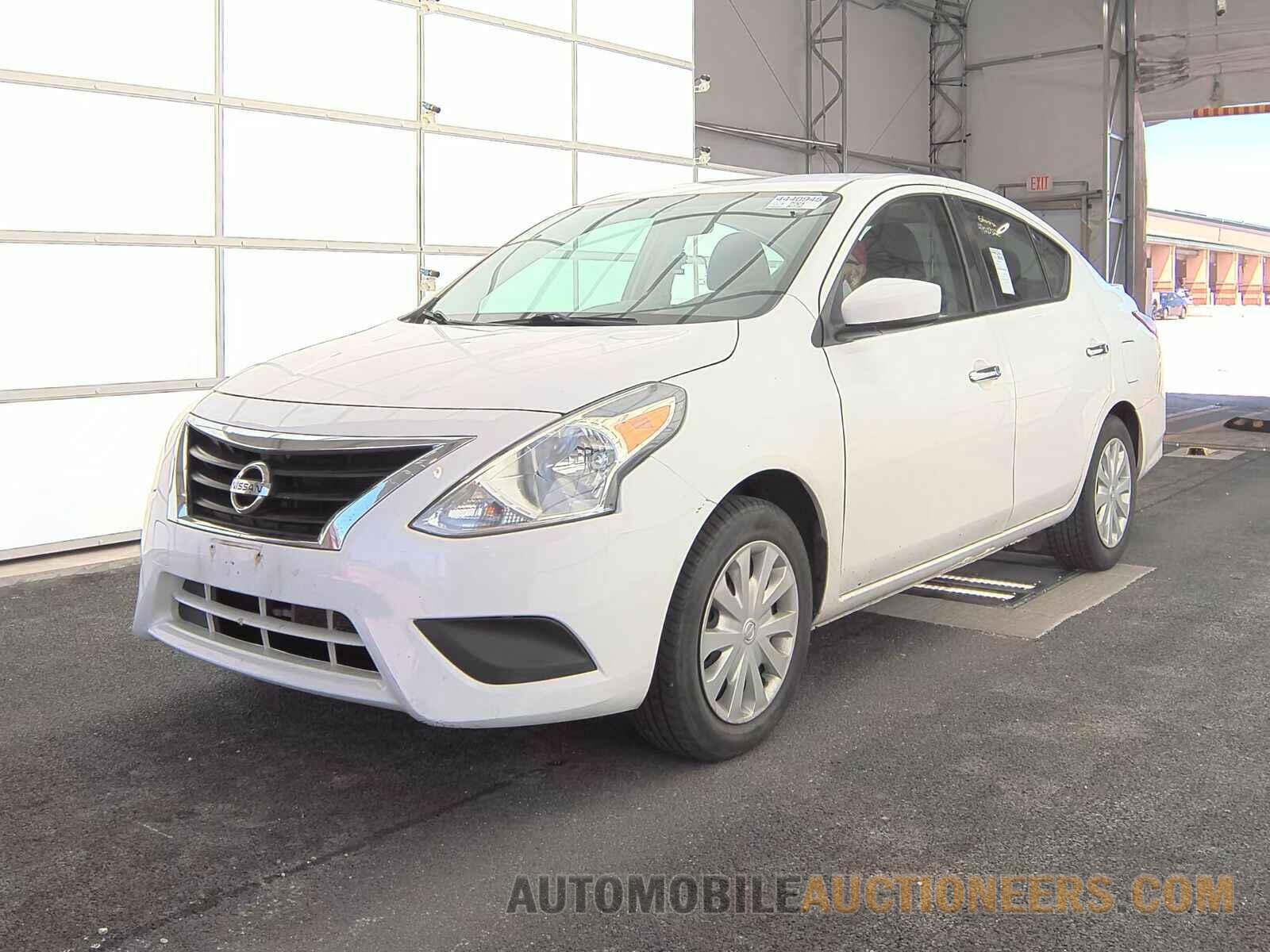 3N1CN7AP1KL843426 Nissan Versa Sedan 2019