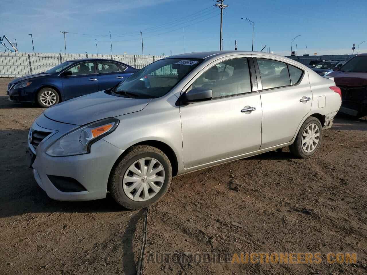 3N1CN7AP1KL852594 NISSAN VERSA 2019