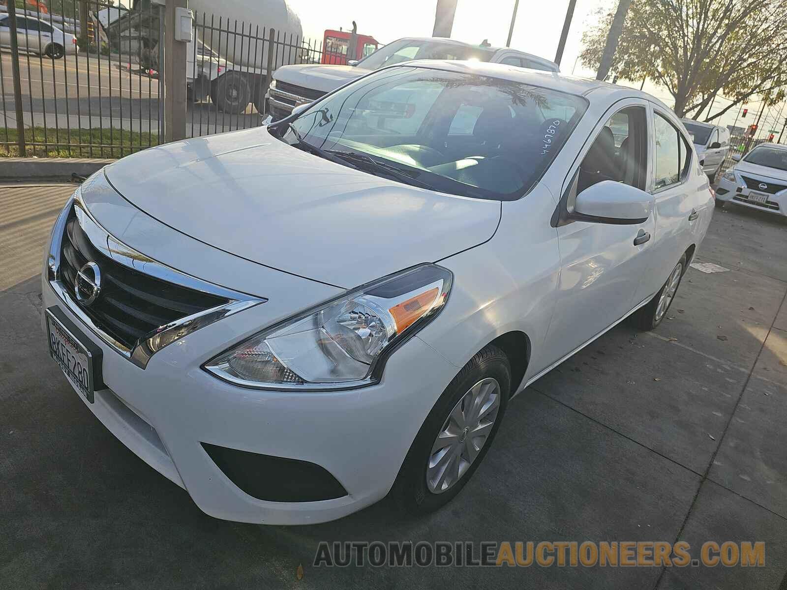 3N1CN7AP1KL862607 Nissan Versa Sedan 2019