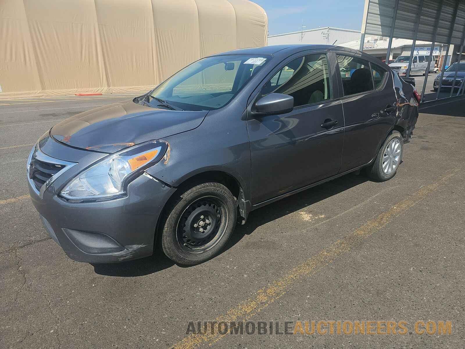 3N1CN7AP1KL863918 Nissan Versa Sedan 2019