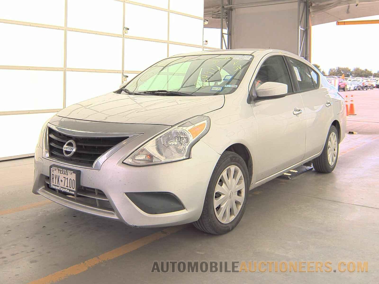 3N1CN7AP1KL864972 Nissan Versa Sedan 2019