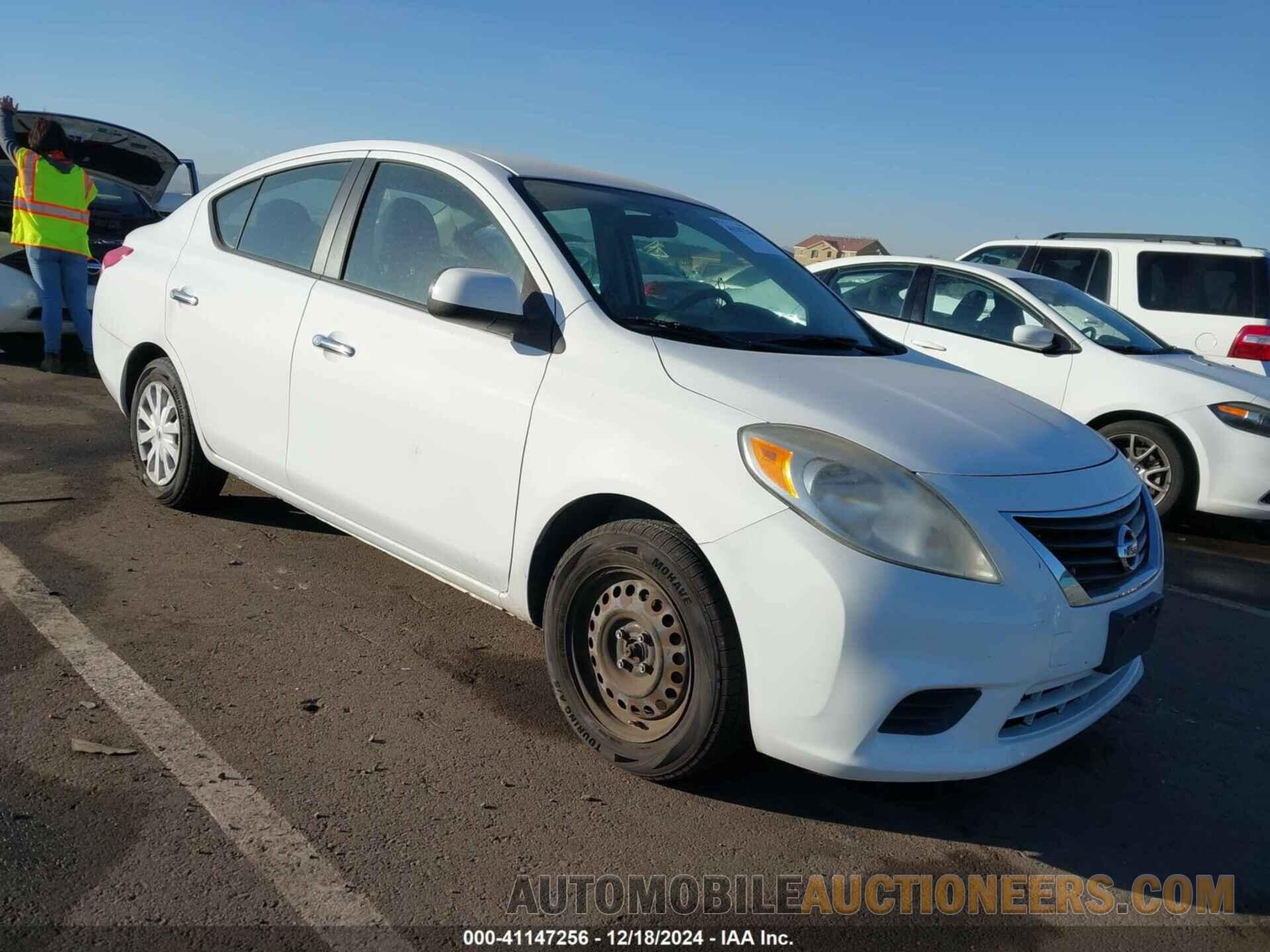 3N1CN7AP2CL908835 NISSAN VERSA 2012