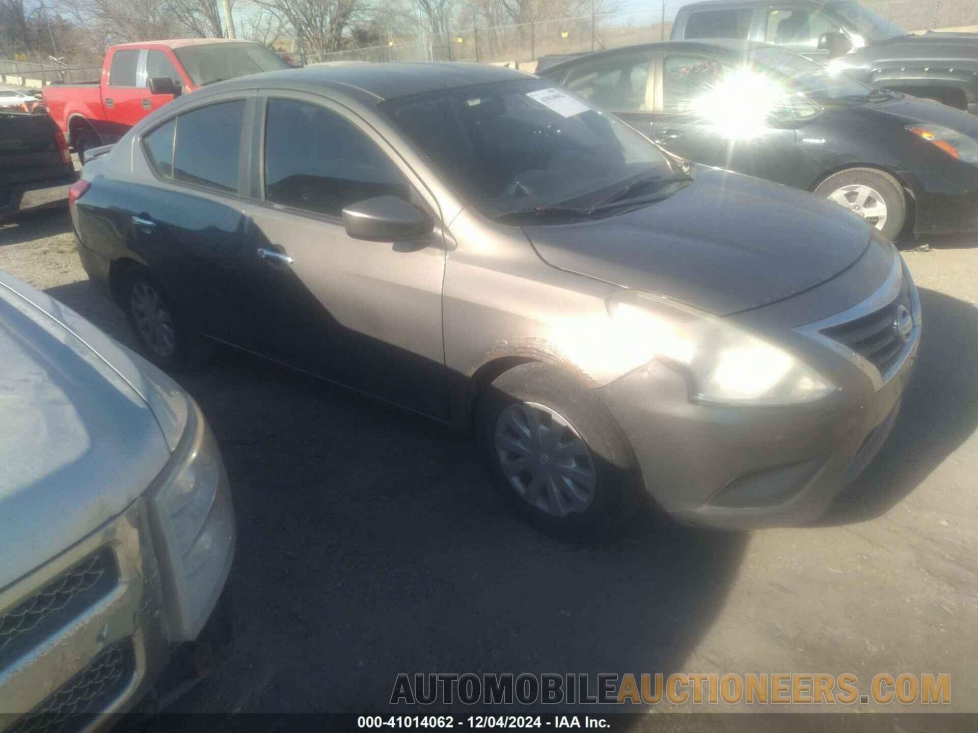 3N1CN7AP2FL815477 NISSAN VERSA 2015