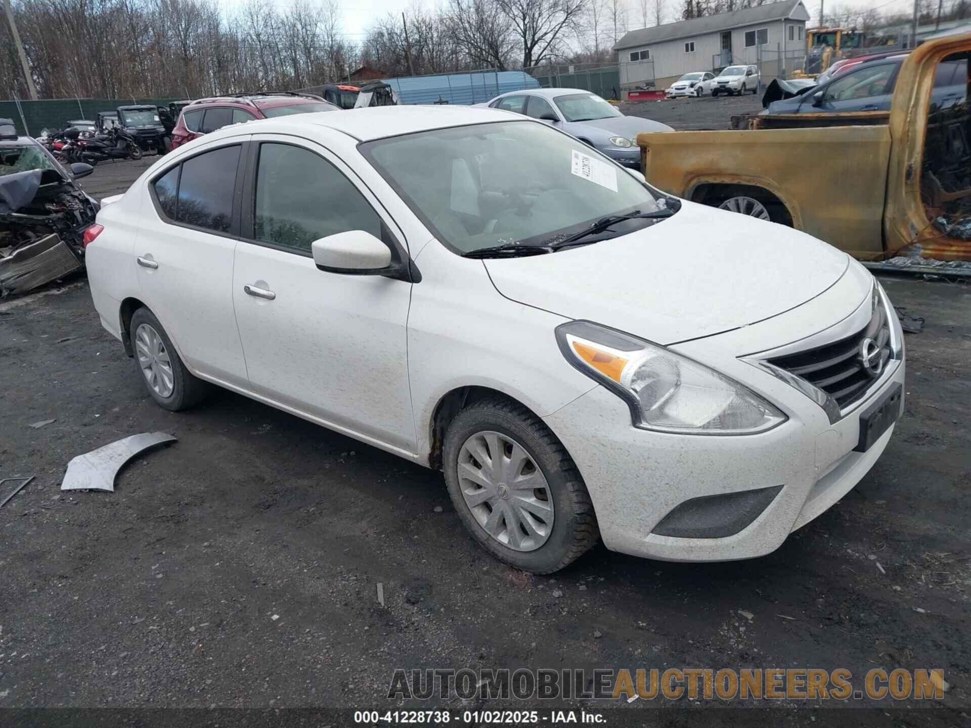 3N1CN7AP2FL835597 NISSAN VERSA 2015