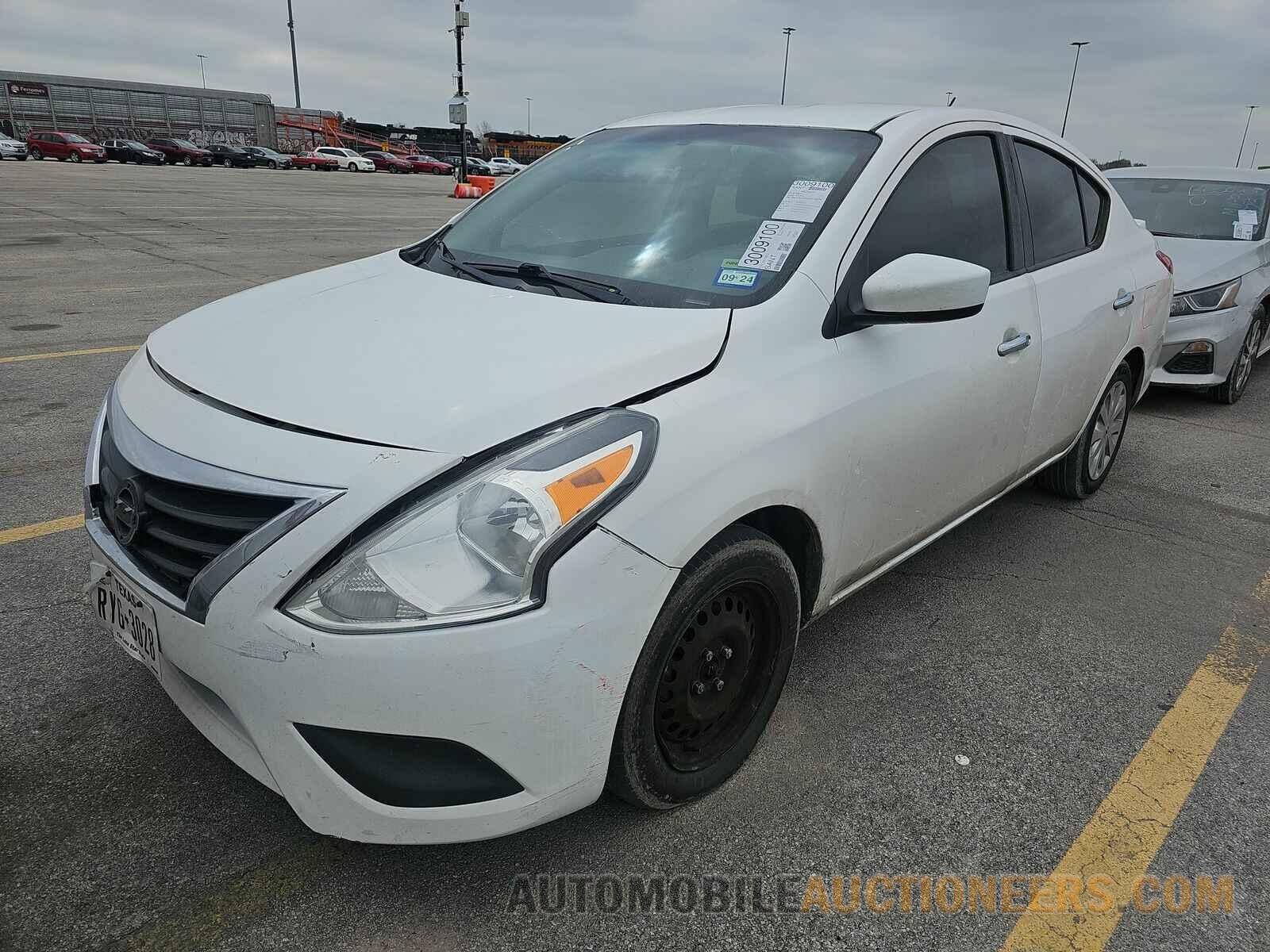 3N1CN7AP2JK410573 Nissan Versa Sedan 2018