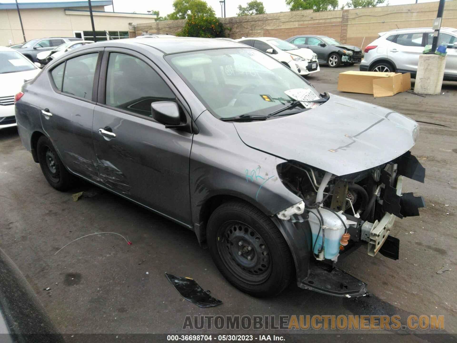 3N1CN7AP2JL861173 NISSAN VERSA SEDAN 2018