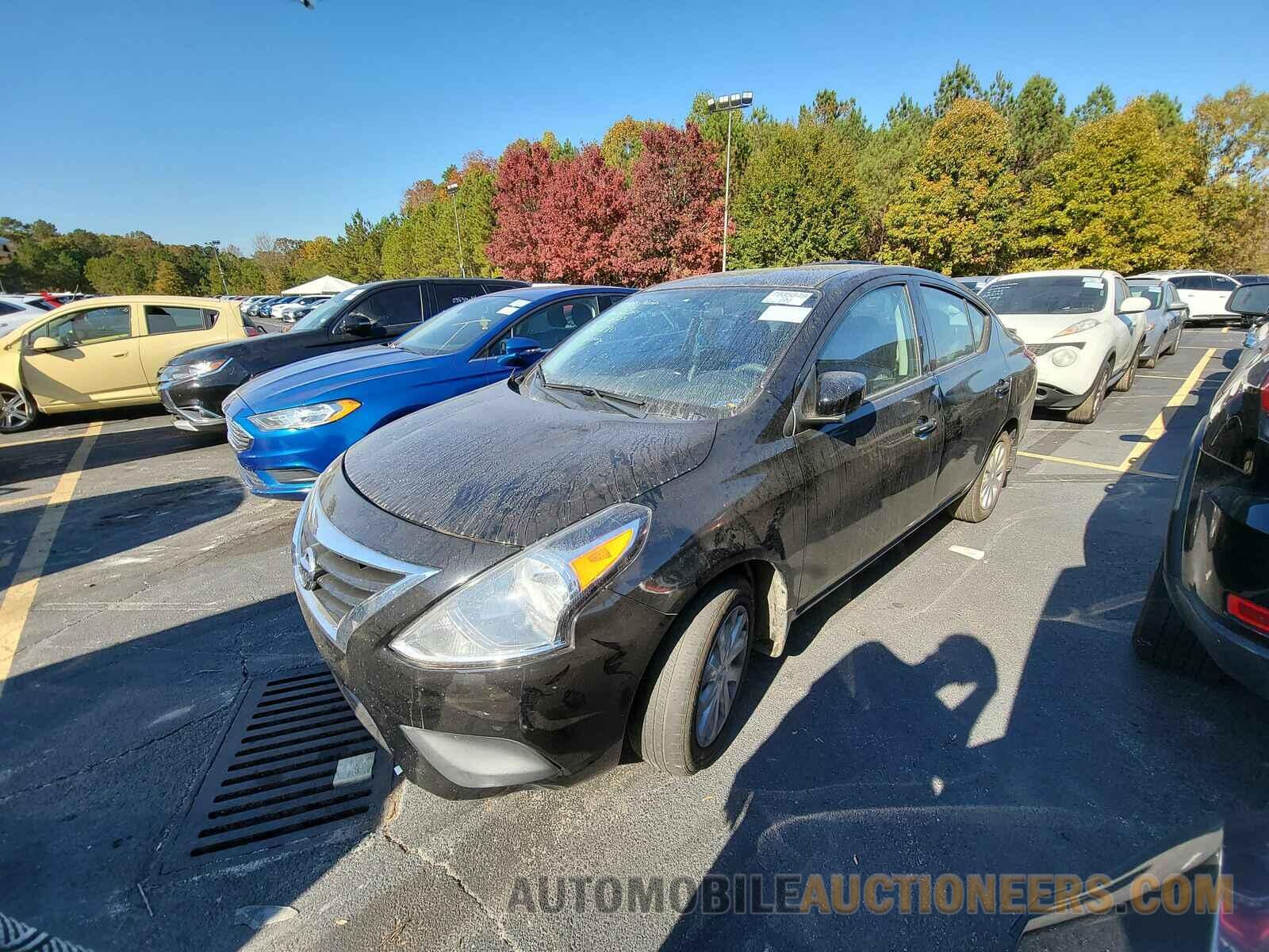 3N1CN7AP2JL867880 Nissan Versa Sedan 2018