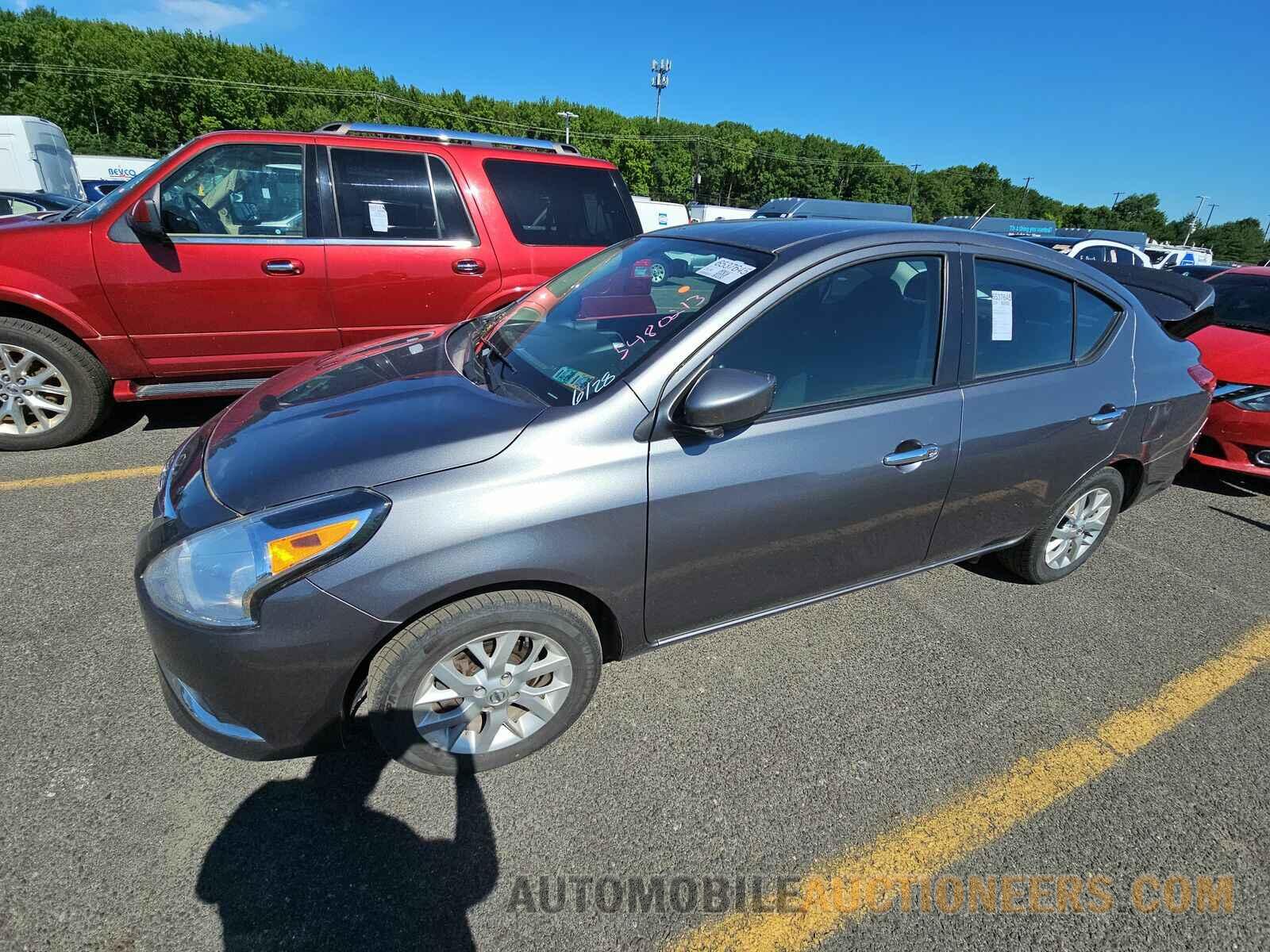 3N1CN7AP2JL876210 Nissan Versa Sedan 2018