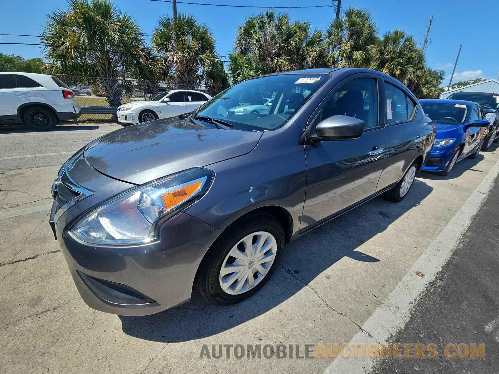 3N1CN7AP2JL885697 Nissan Versa Sedan 2018