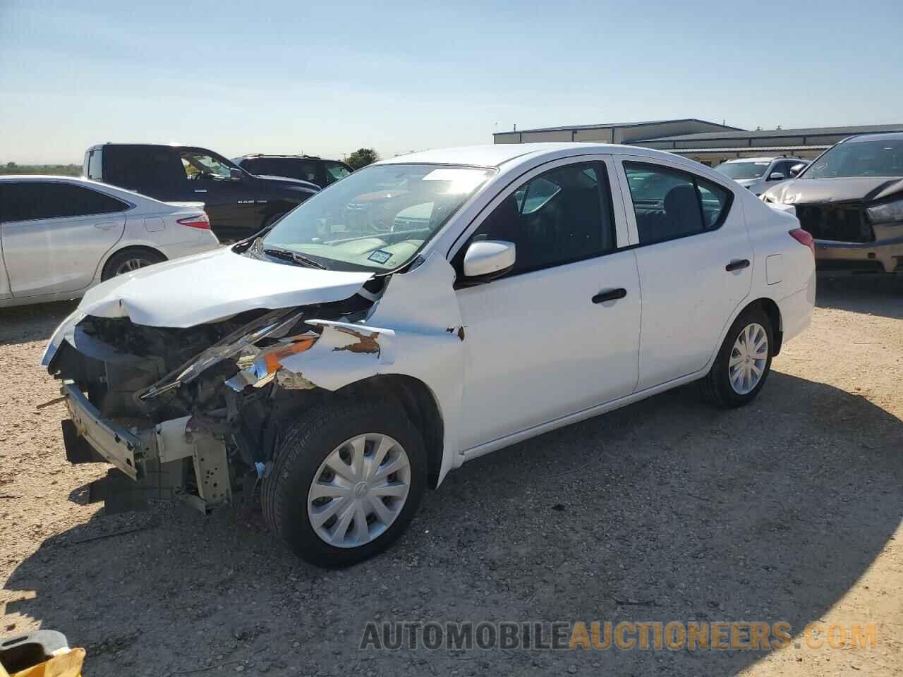 3N1CN7AP2KL807244 NISSAN VERSA 2019