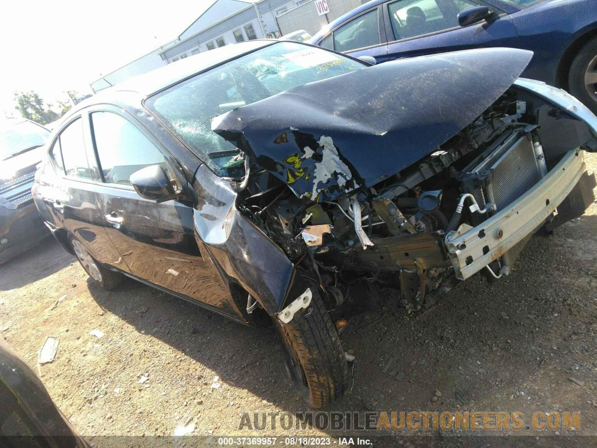 3N1CN7AP2KL829633 NISSAN VERSA 2019