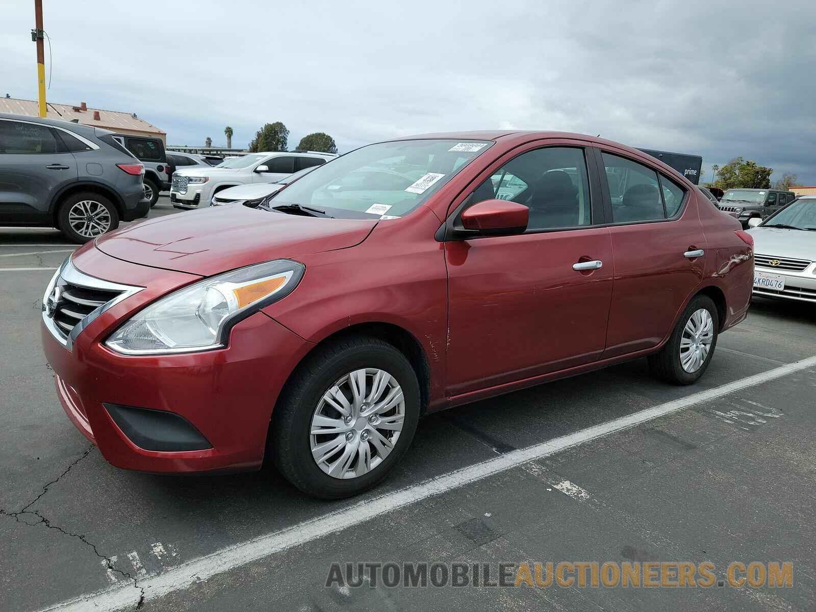 3N1CN7AP2KL840101 Nissan Versa Sedan 2019