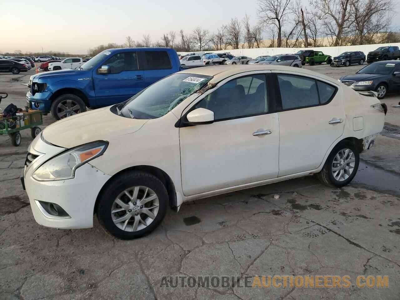 3N1CN7AP3HL907698 NISSAN VERSA 2017