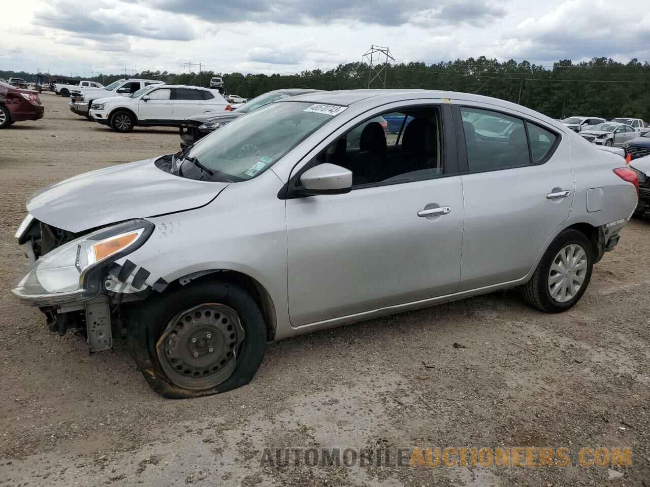 3N1CN7AP3JL800608 NISSAN VERSA 2018