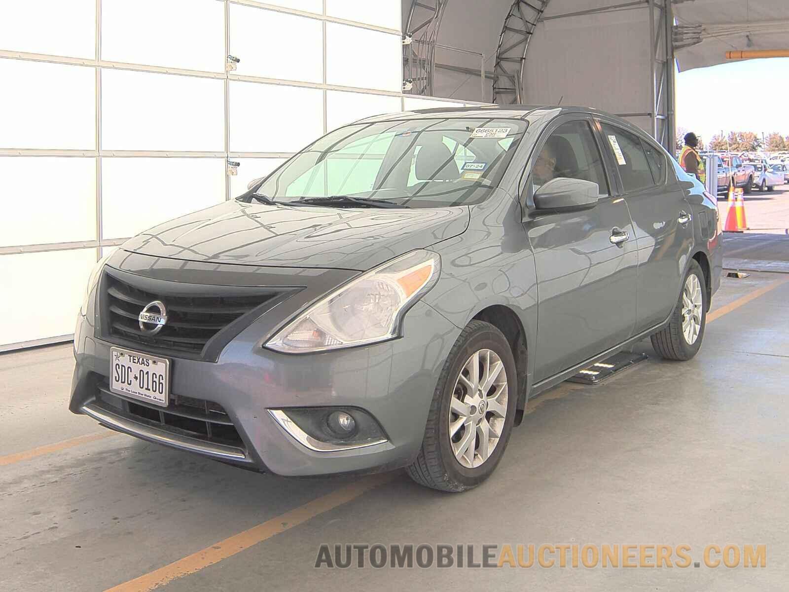 3N1CN7AP3JL811642 Nissan Versa Sedan 2018