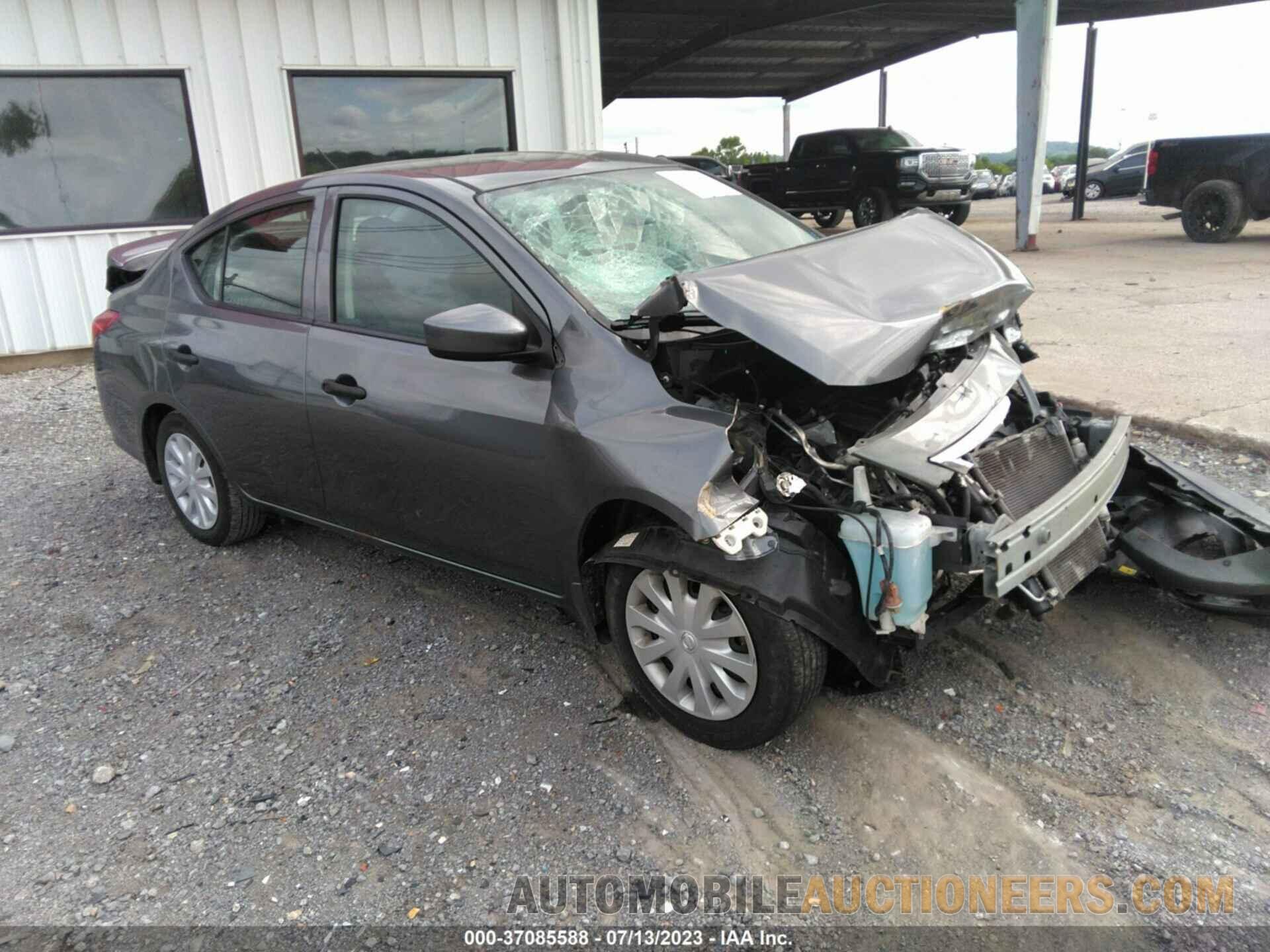 3N1CN7AP3JL813228 NISSAN VERSA SEDAN 2018