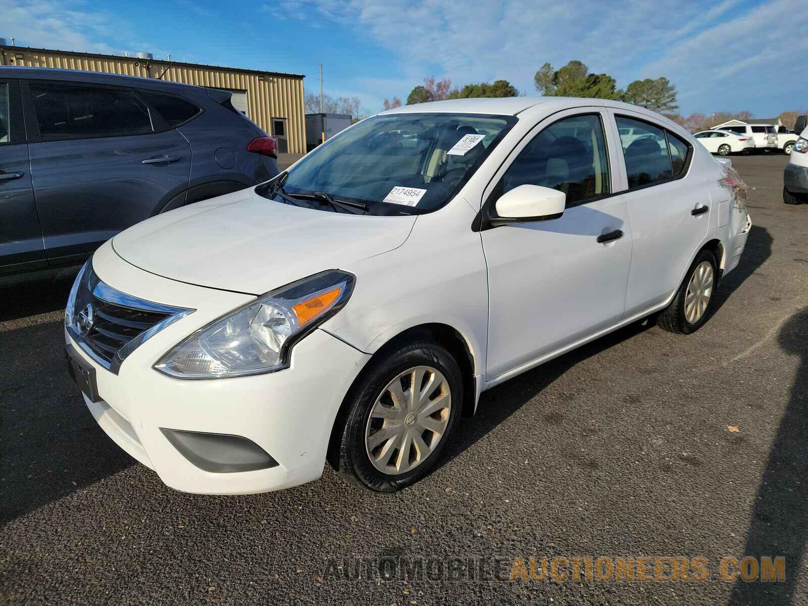 3N1CN7AP3JL829803 Nissan Versa Sedan 2018