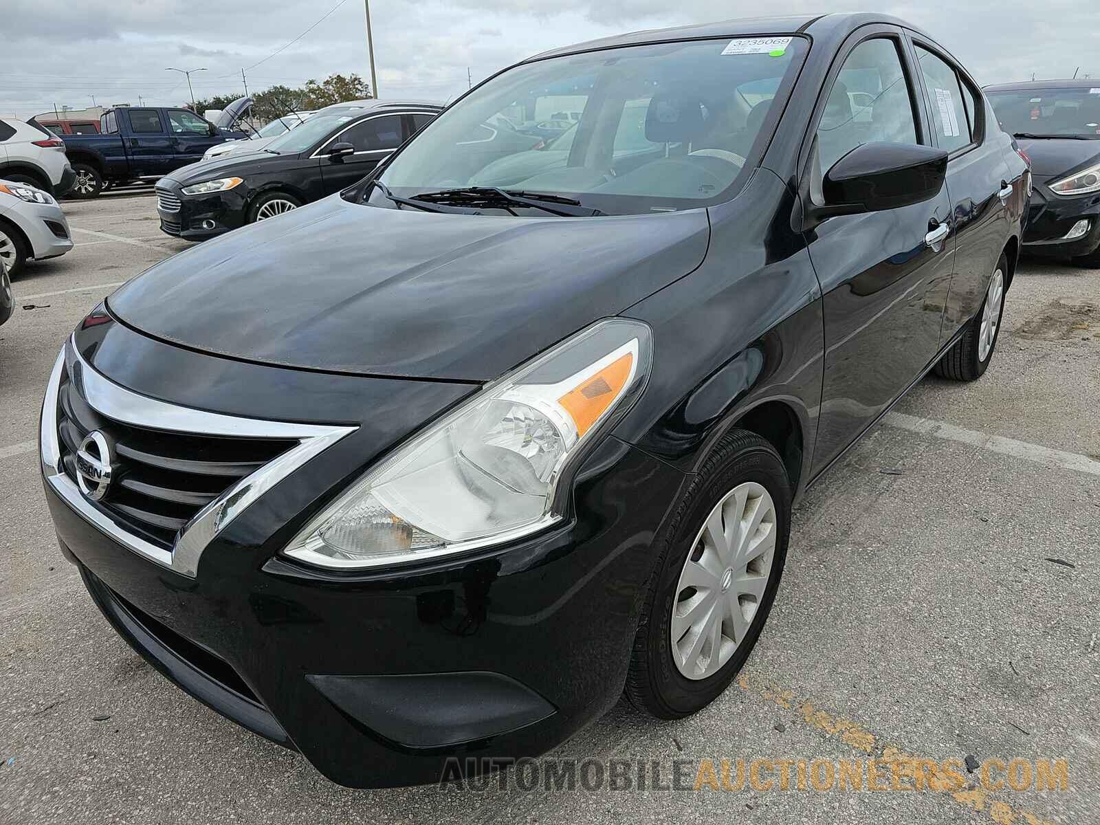 3N1CN7AP3JL835696 Nissan Versa Sedan 2018