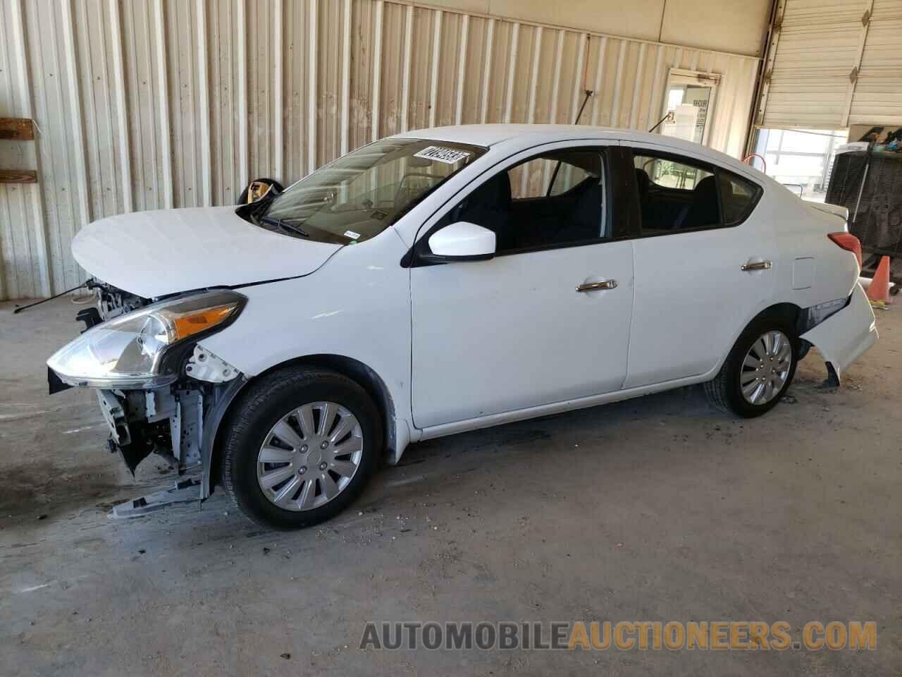 3N1CN7AP3JL884011 NISSAN VERSA 2018