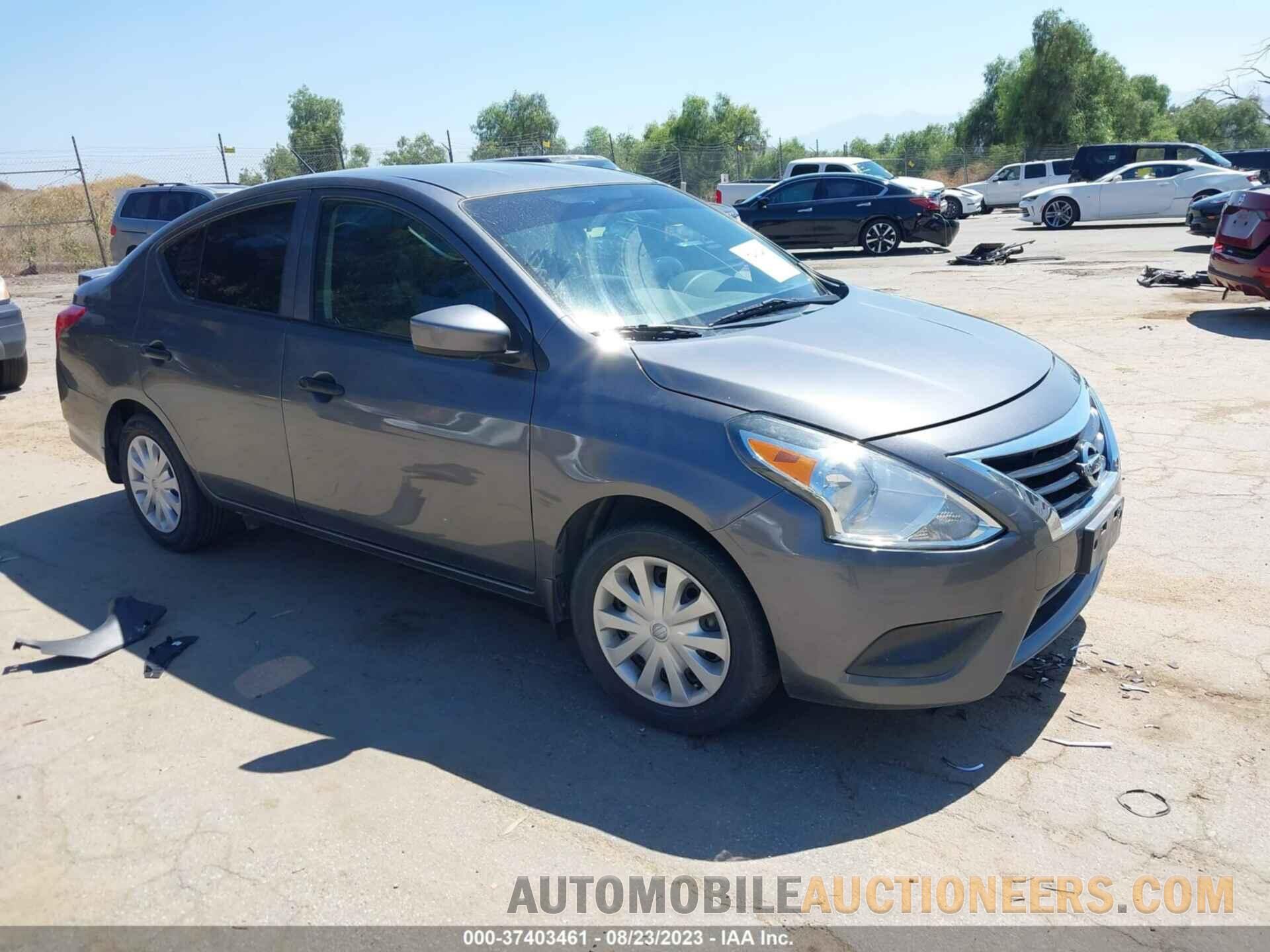 3N1CN7AP3JL884266 NISSAN VERSA SEDAN 2018