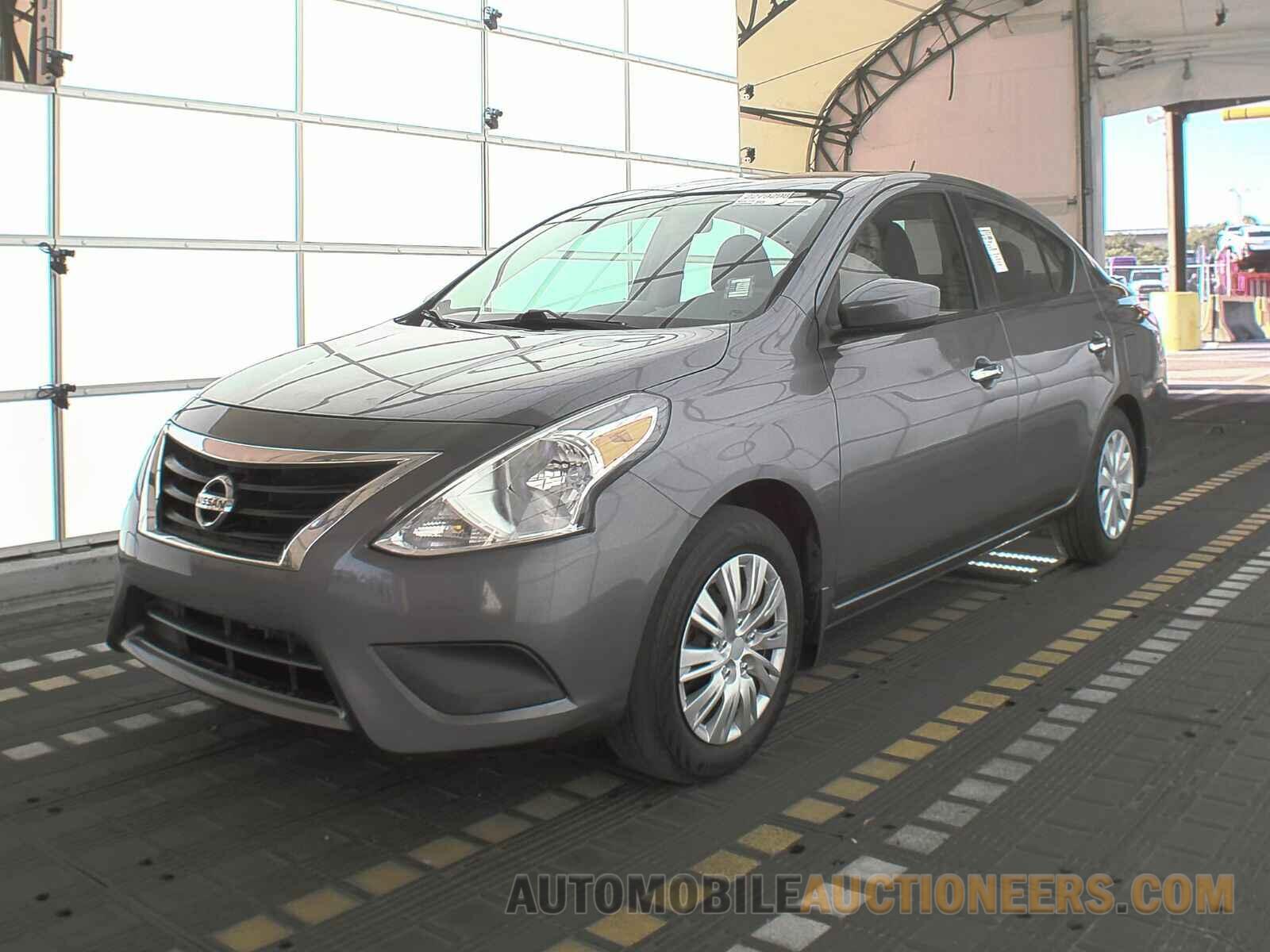 3N1CN7AP3JL886647 Nissan Versa Sedan 2018