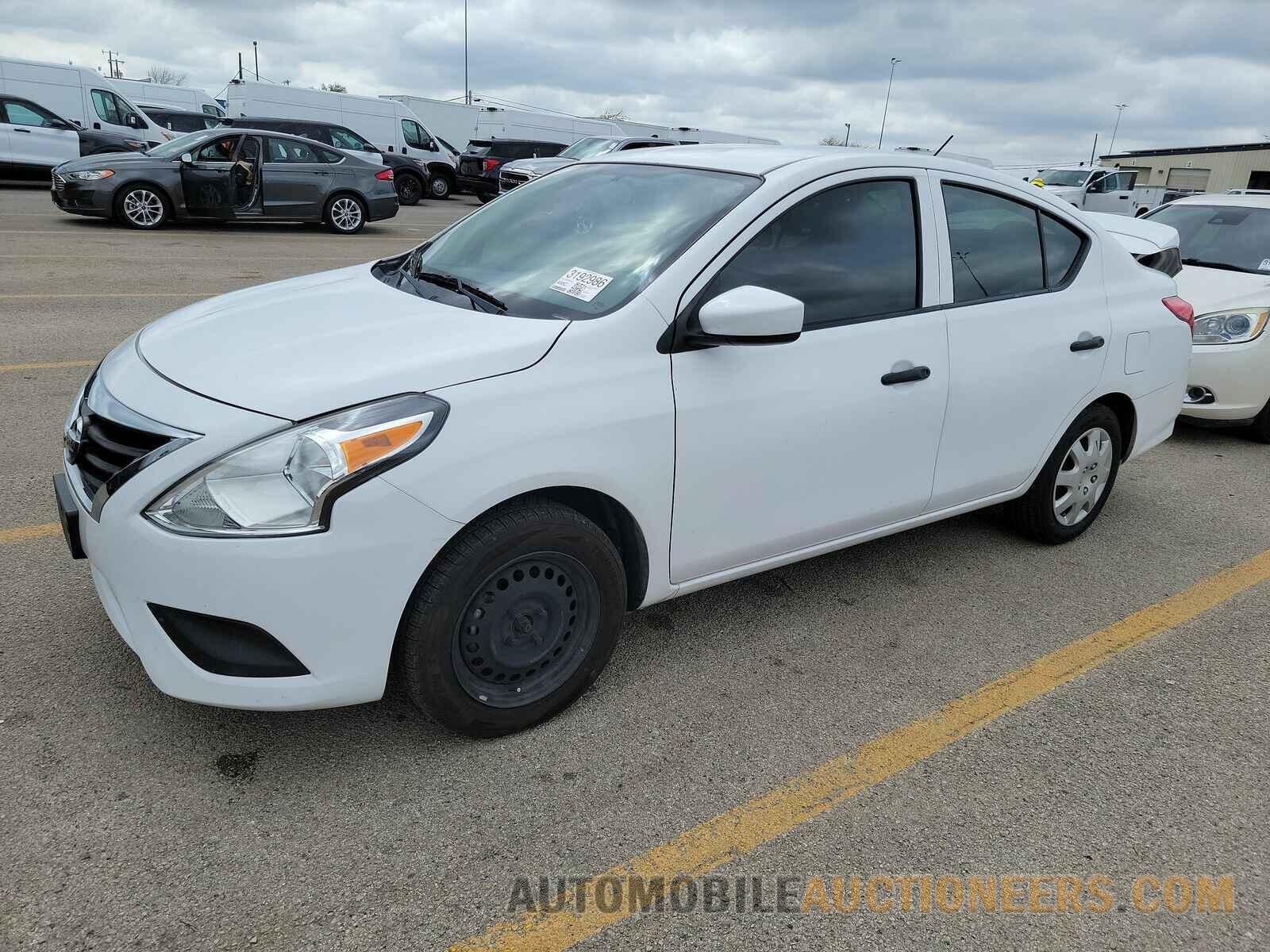 3N1CN7AP3KL802540 Nissan Versa Sedan 2019