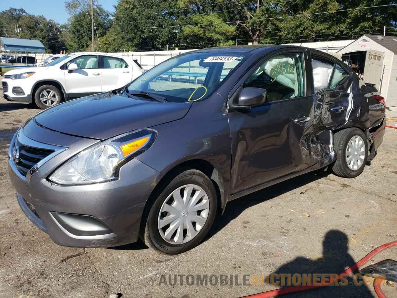 3N1CN7AP3KL818608 NISSAN VERSA 2019