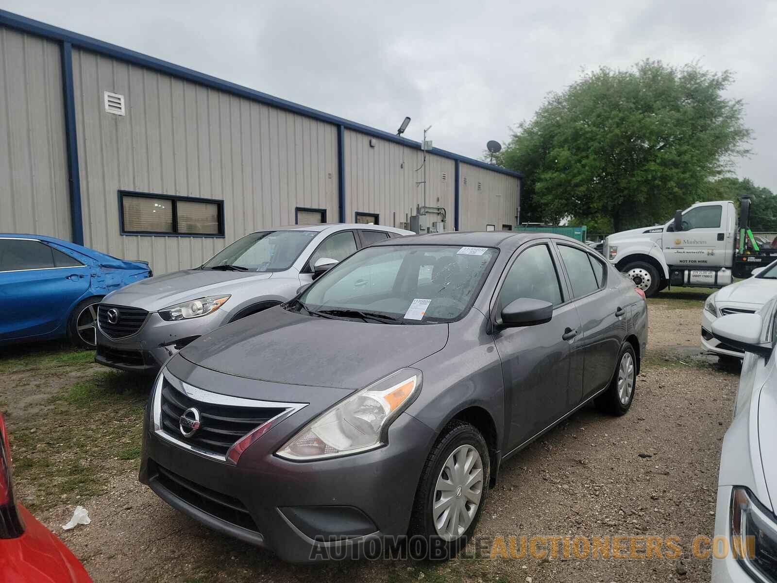 3N1CN7AP3KL836784 Nissan Versa Sedan 2019