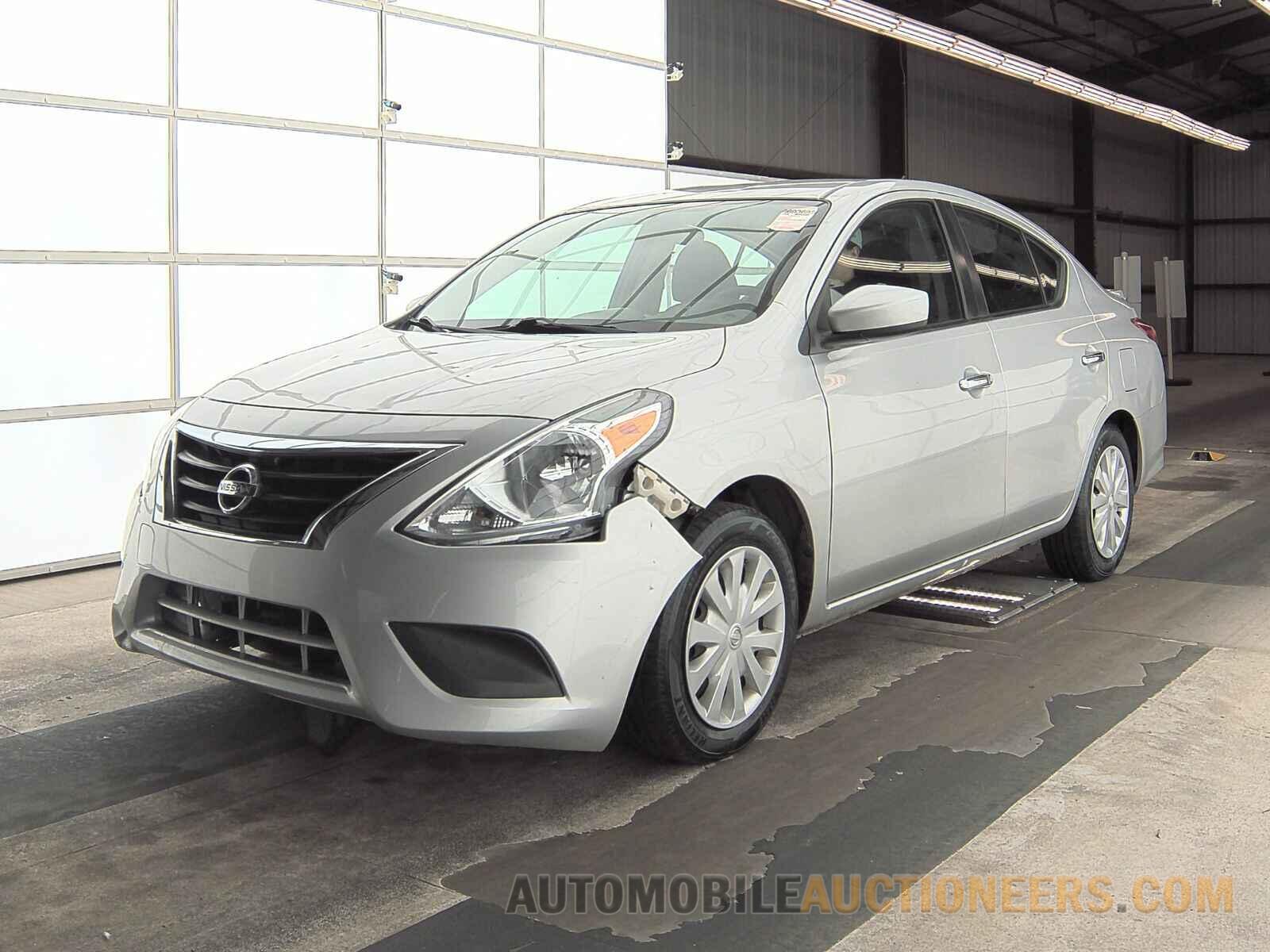 3N1CN7AP3KL839278 Nissan Versa Sedan 2019