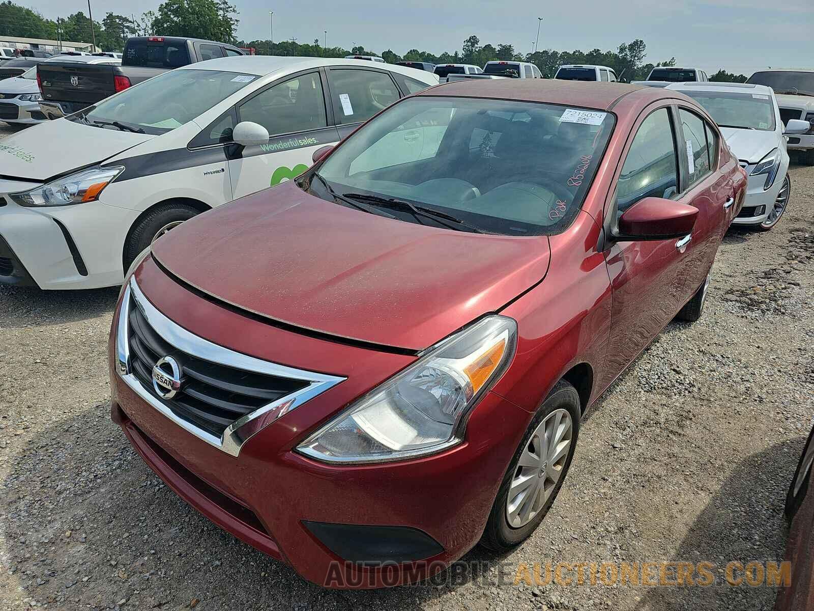 3N1CN7AP3KL852208 Nissan Versa Sedan 2019