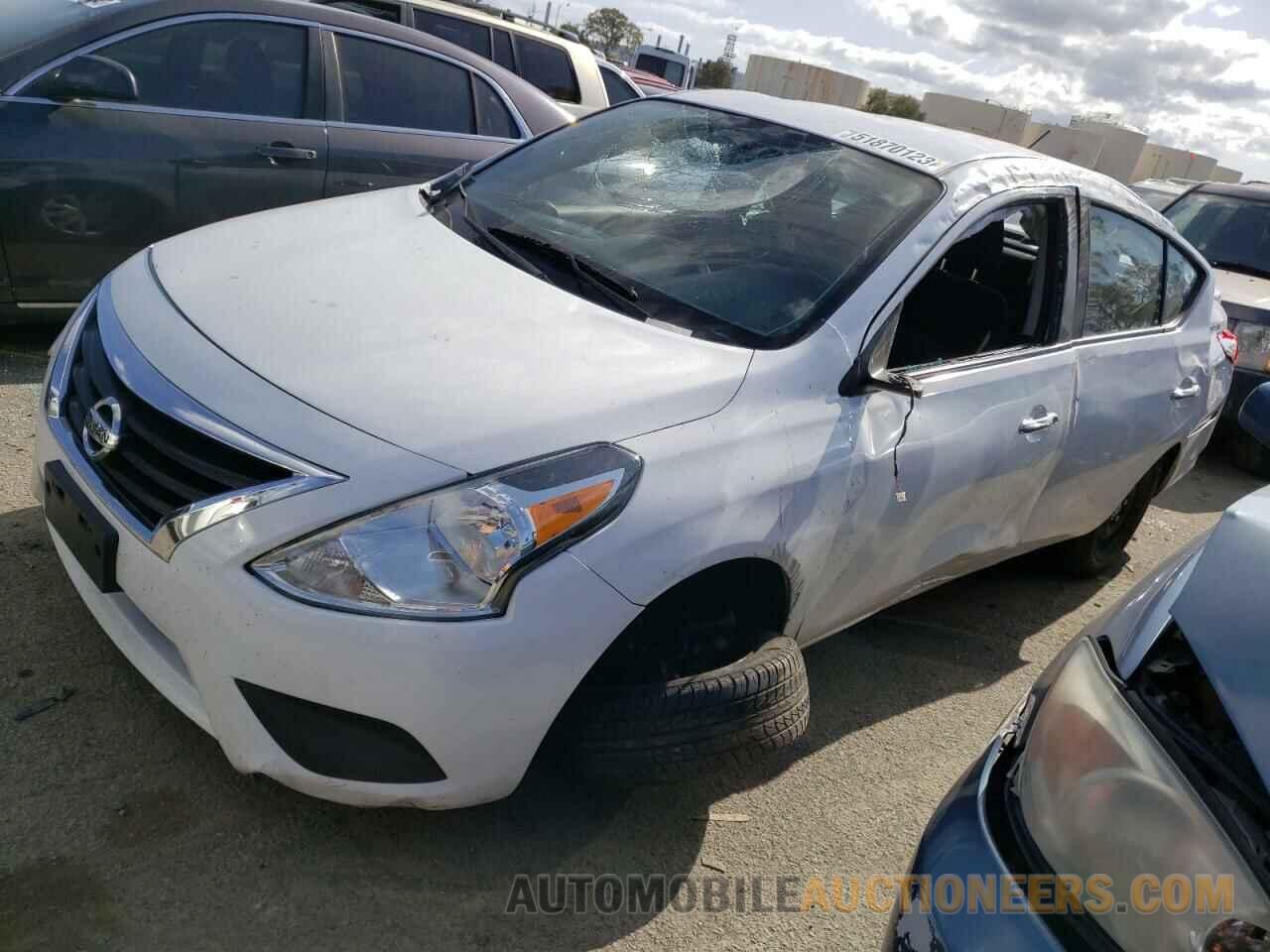 3N1CN7AP3KL860812 NISSAN VERSA 2019