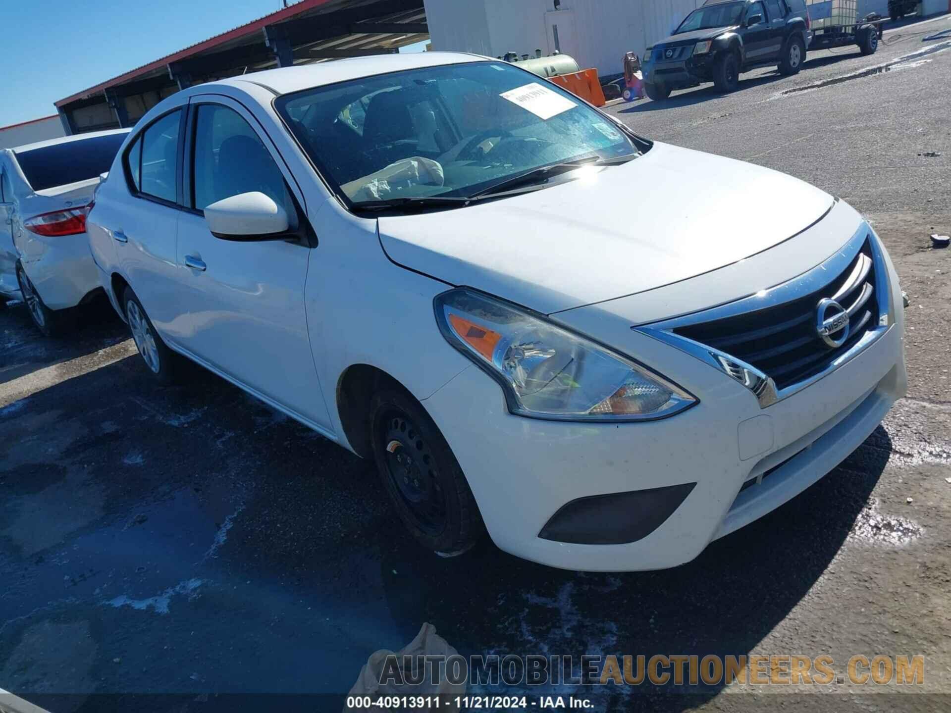 3N1CN7AP4FL880461 NISSAN VERSA 2015