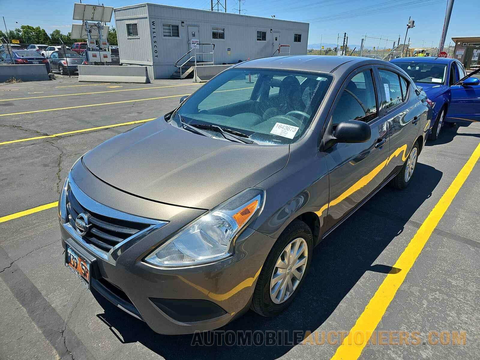 3N1CN7AP4FL917136 Nissan Versa 2015