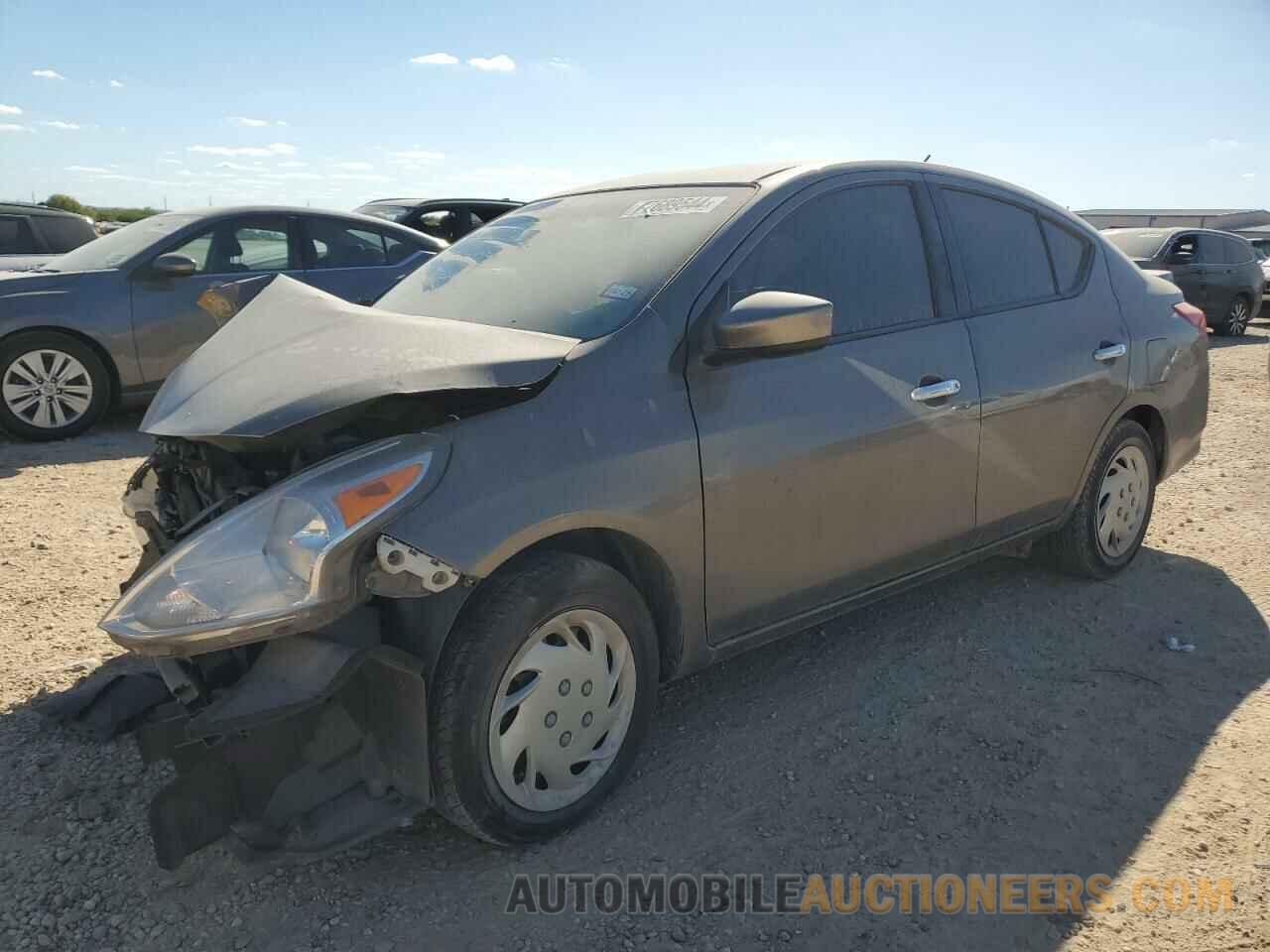 3N1CN7AP4HK453029 NISSAN VERSA 2017