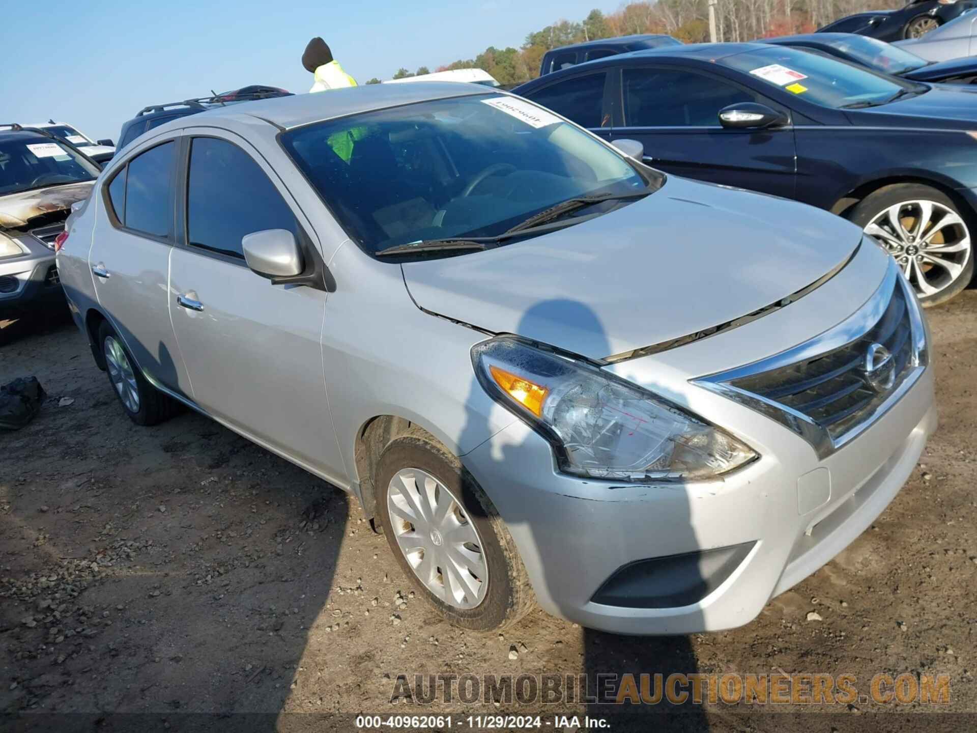 3N1CN7AP4HL890667 NISSAN VERSA 2017