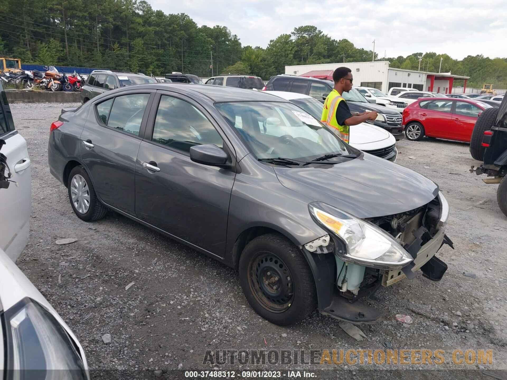 3N1CN7AP4JL813058 NISSAN VERSA 2018