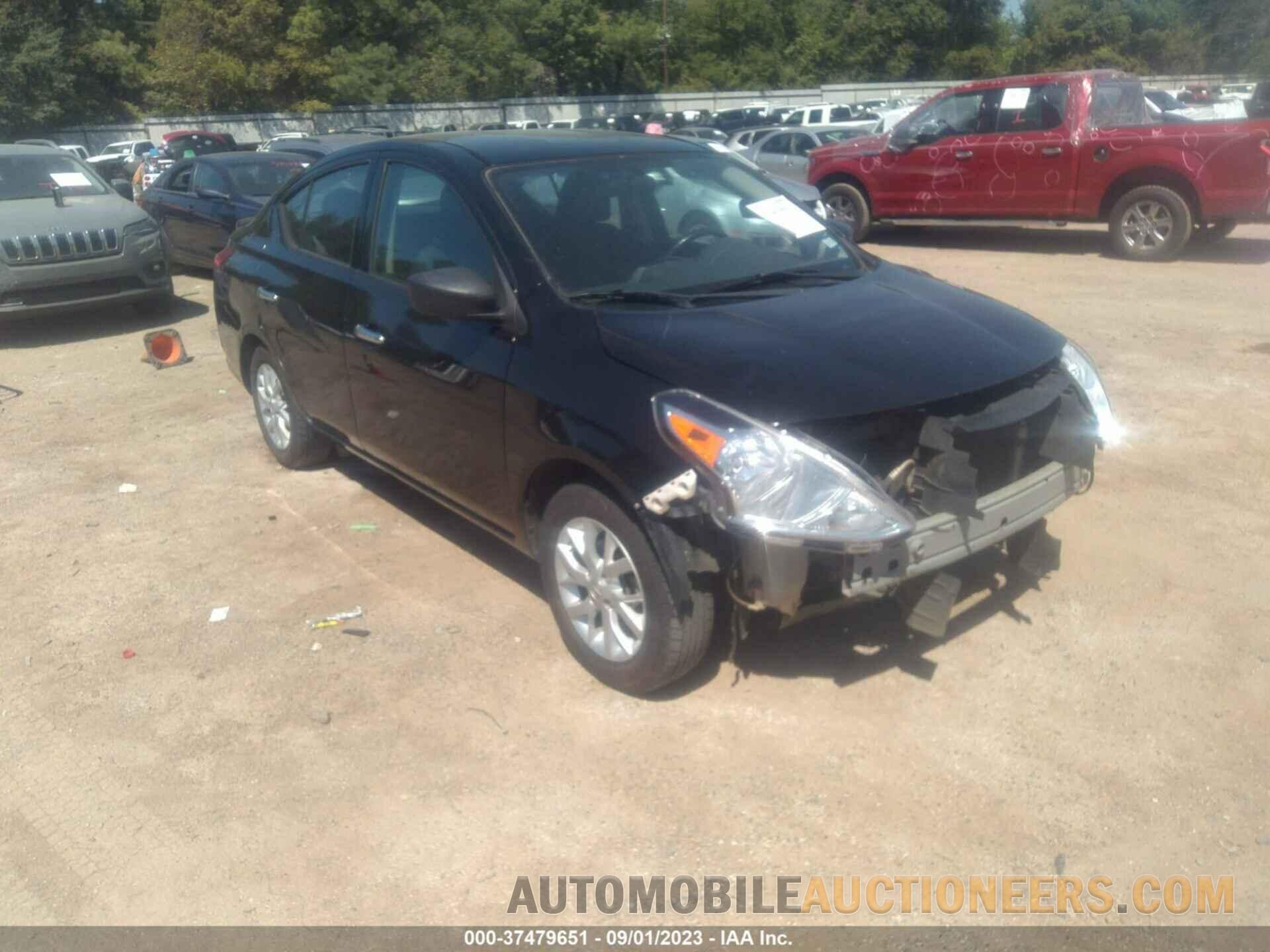 3N1CN7AP4JL879092 NISSAN VERSA SEDAN 2018