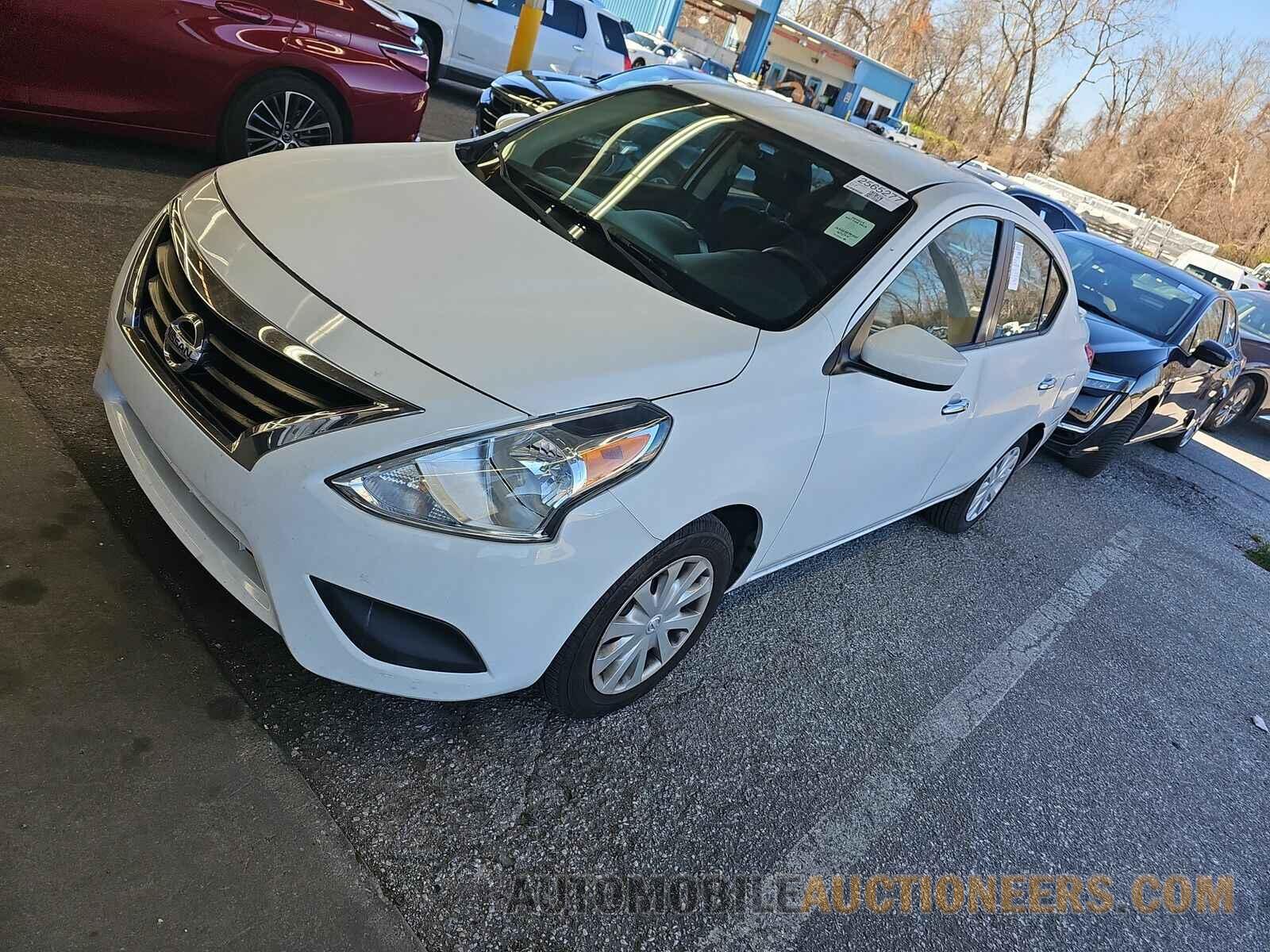 3N1CN7AP4JL885331 Nissan Versa Sedan 2018