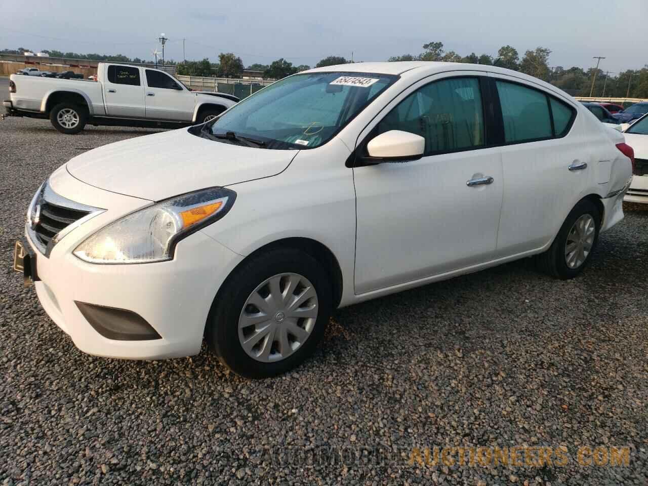 3N1CN7AP4KL813093 NISSAN VERSA 2019