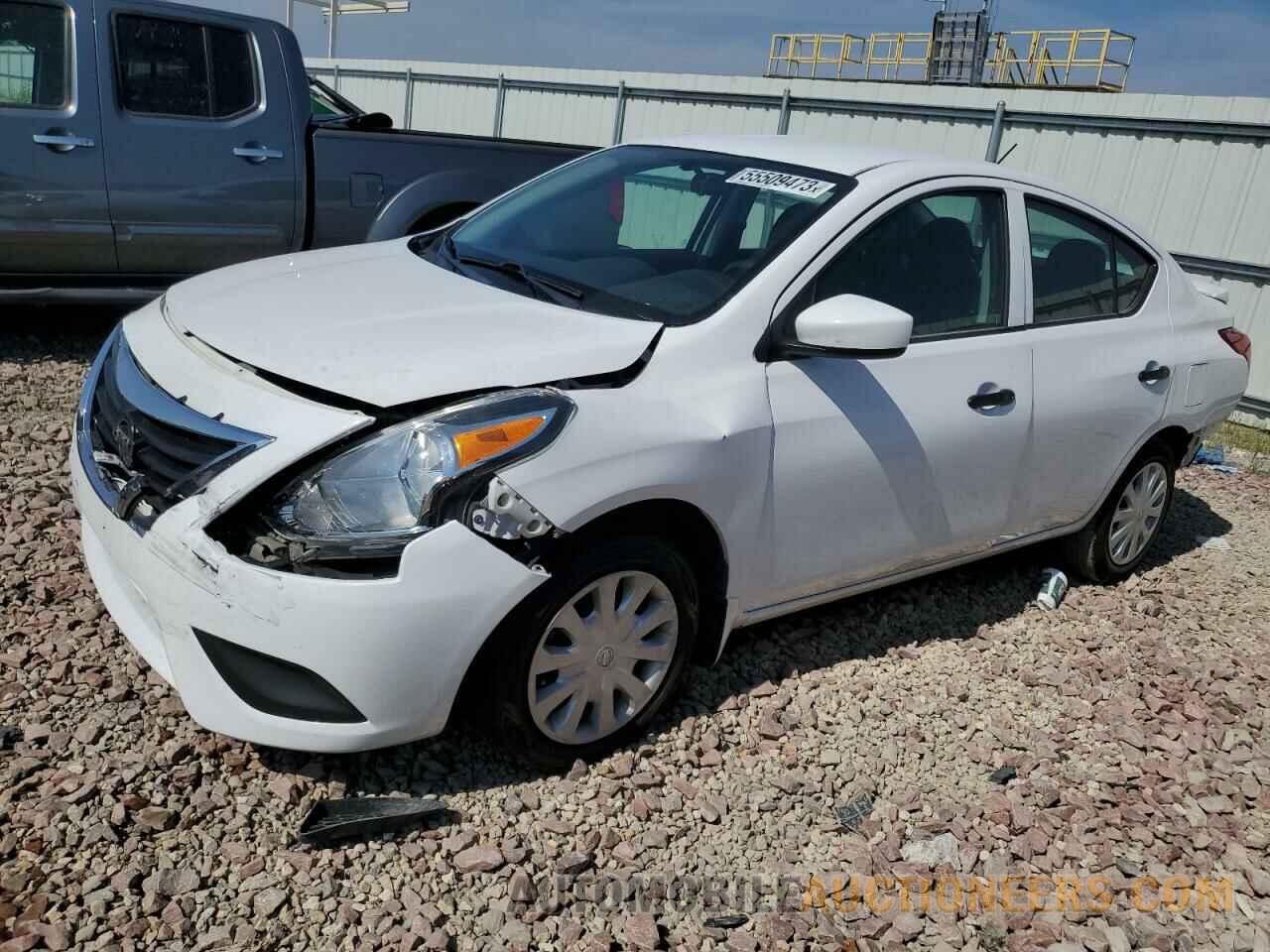 3N1CN7AP4KL824966 NISSAN VERSA 2019