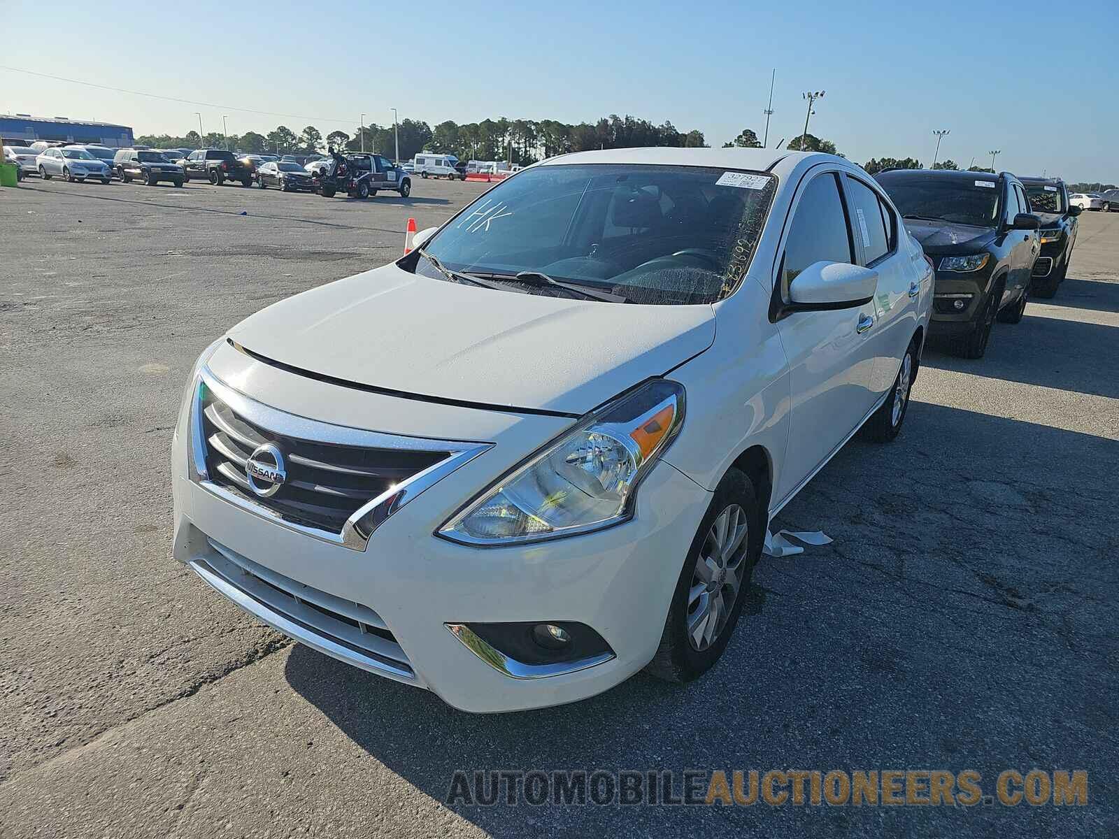 3N1CN7AP5HL831692 Nissan Versa Sedan 2017